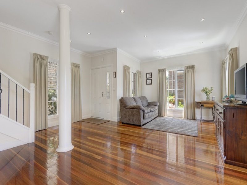 3/16 Lemon Road, Balwyn North image 2