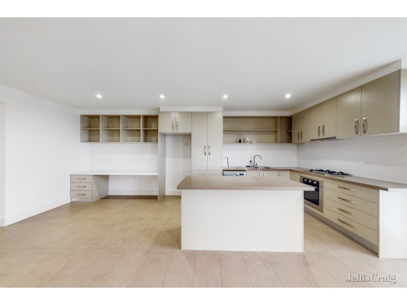 3/16 Lind Street, Strathmore image 2