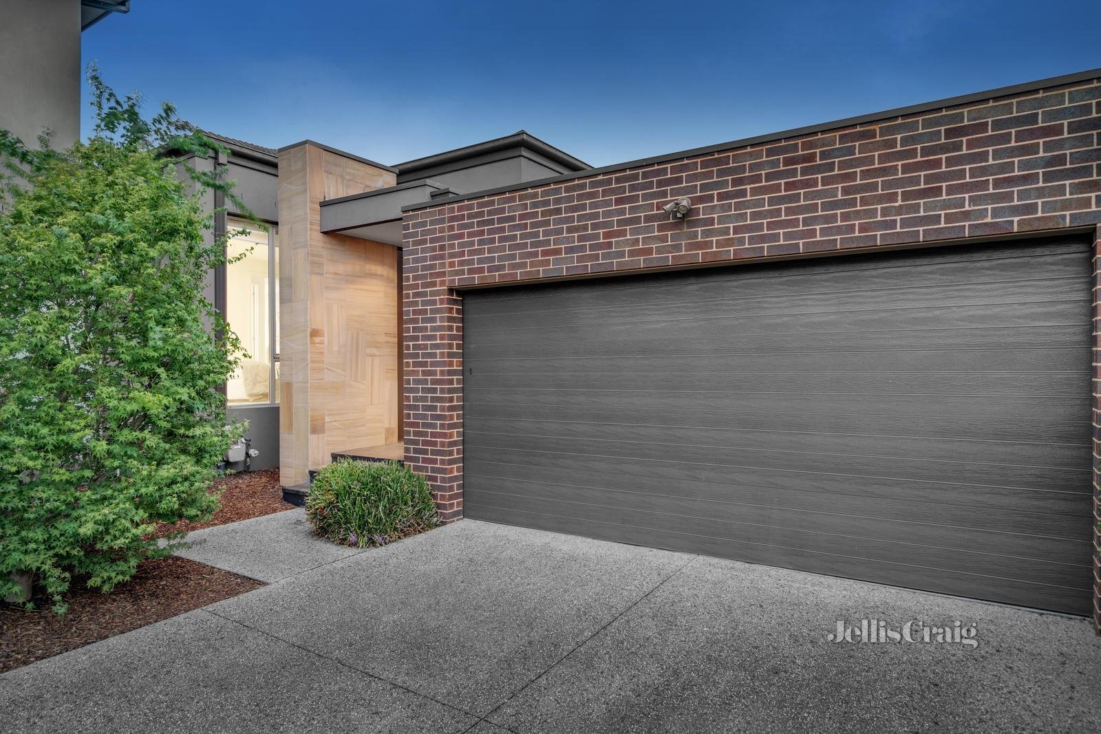 3/16 Morna Road, Doncaster East image 1