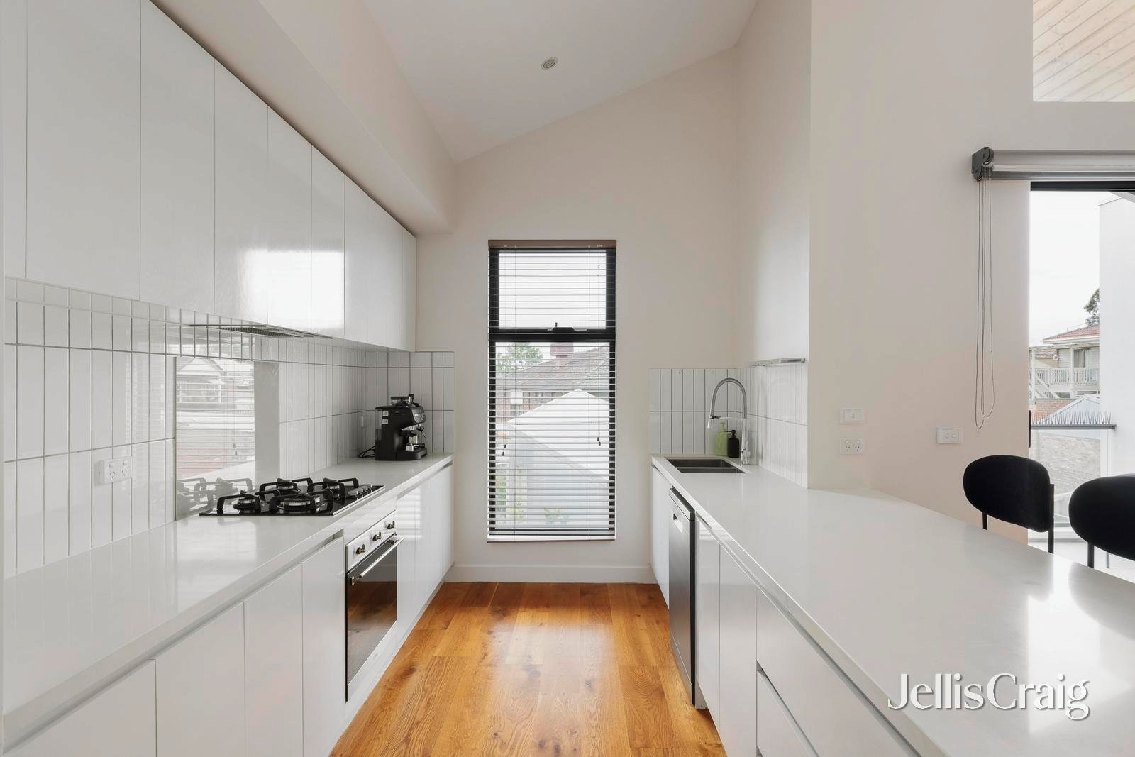 3/16 Swallow Street, Preston image 5