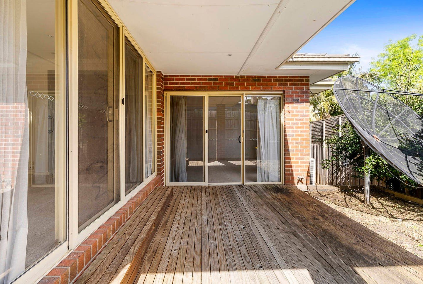 3/16 Sweetland Road, Box Hill image 9