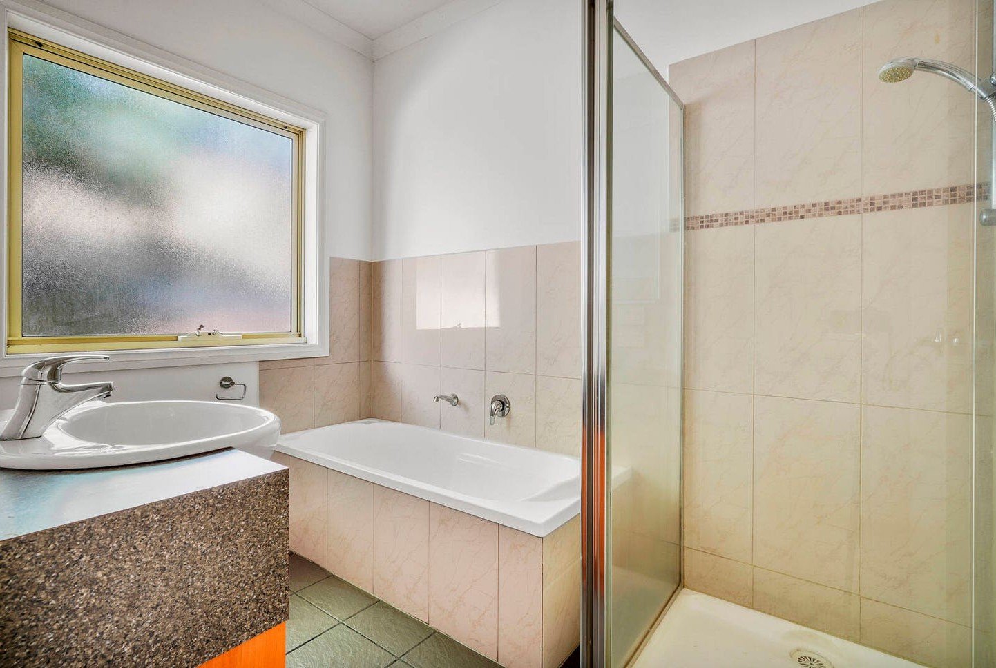 3/16 Sweetland Road, Box Hill image 7