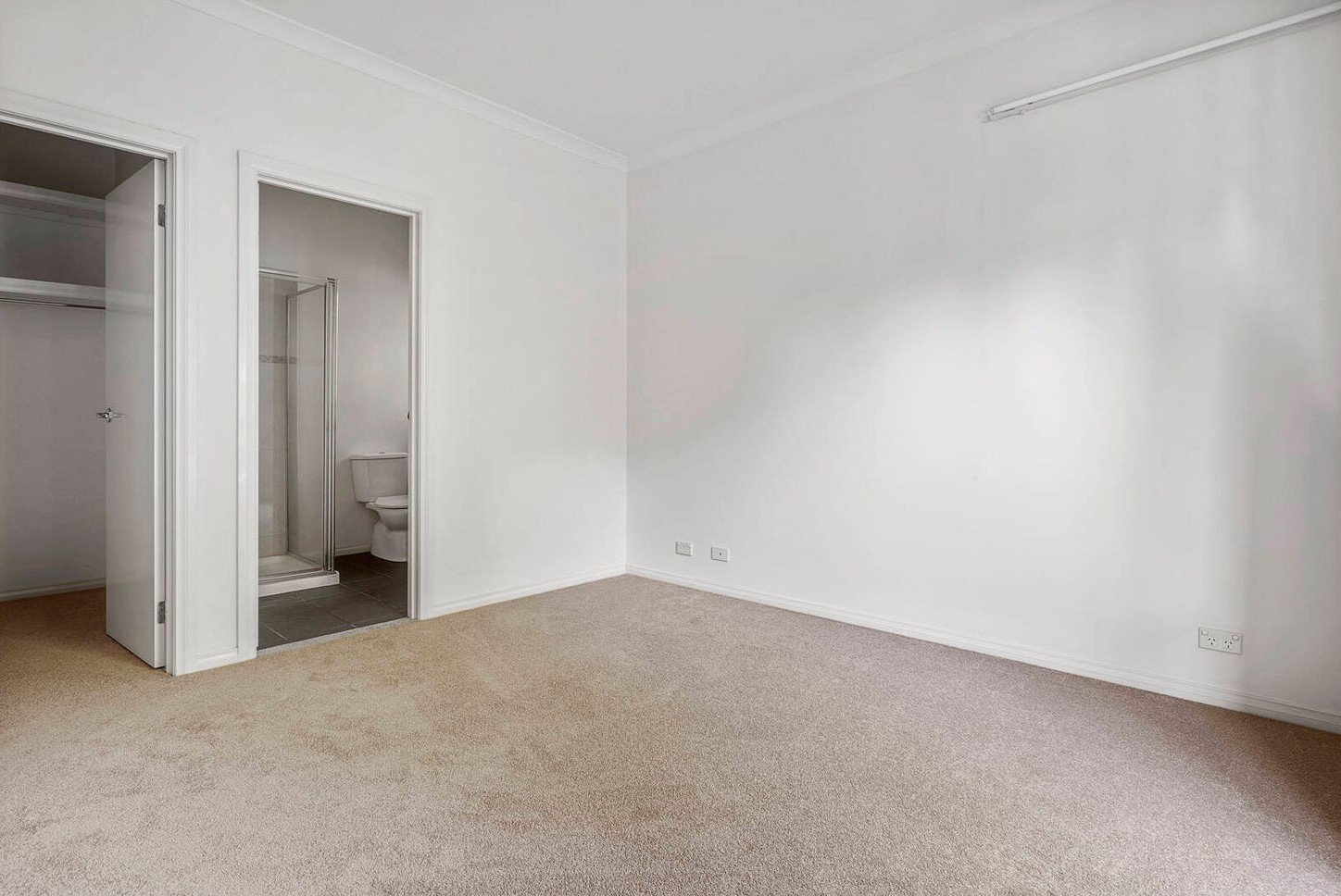 3/16 Sweetland Road, Box Hill image 8