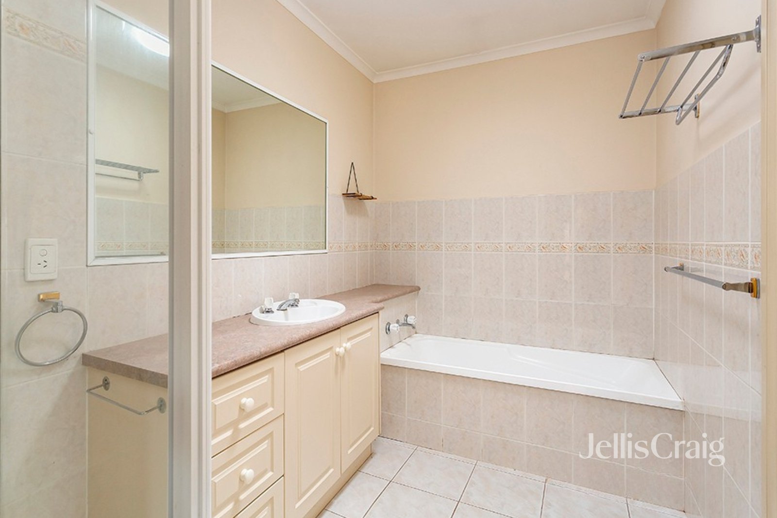 3/16 Wilkinson Street, Macleod image 5