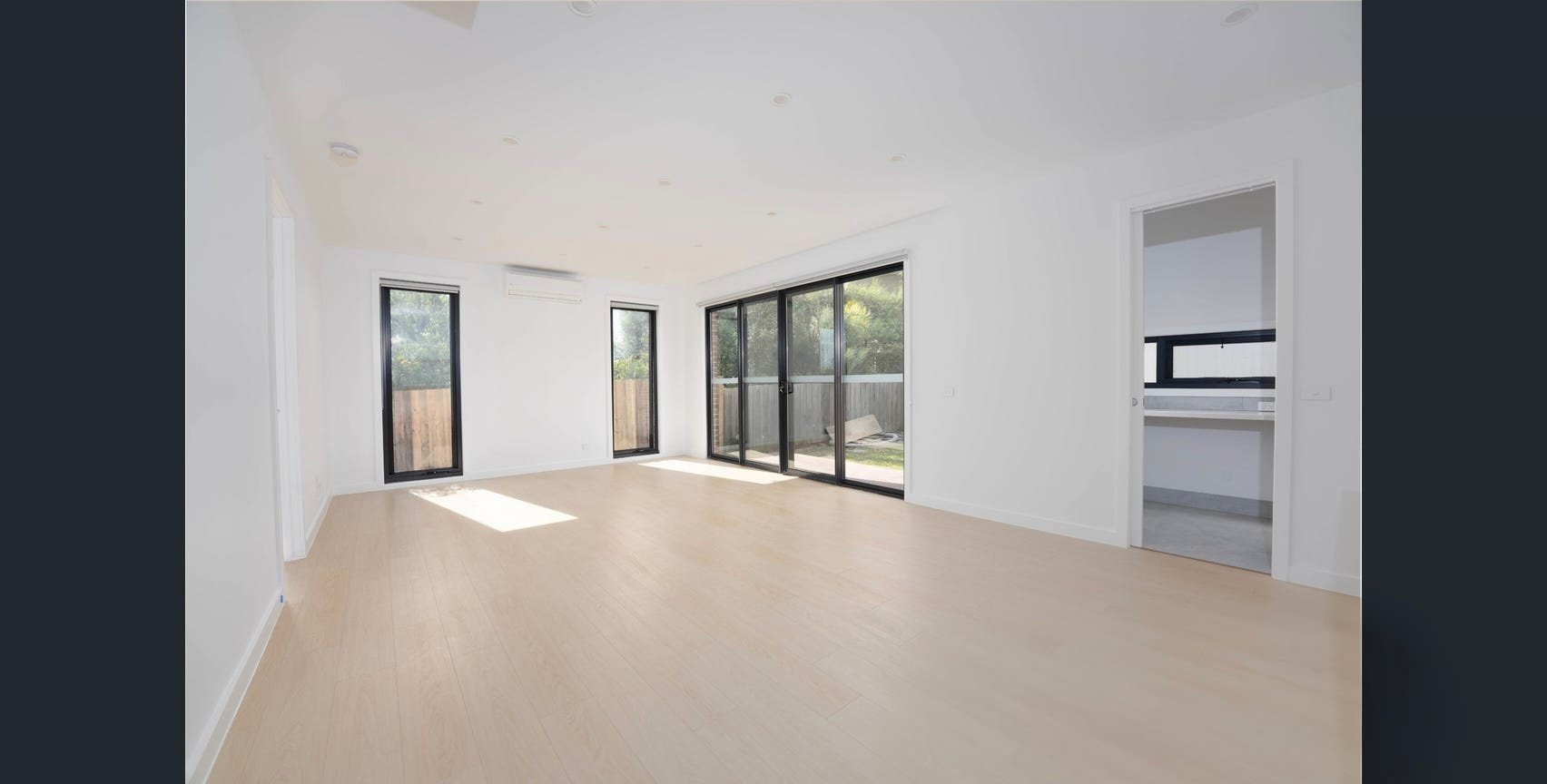 3/16 Wrendale Drive, Donvale image 3