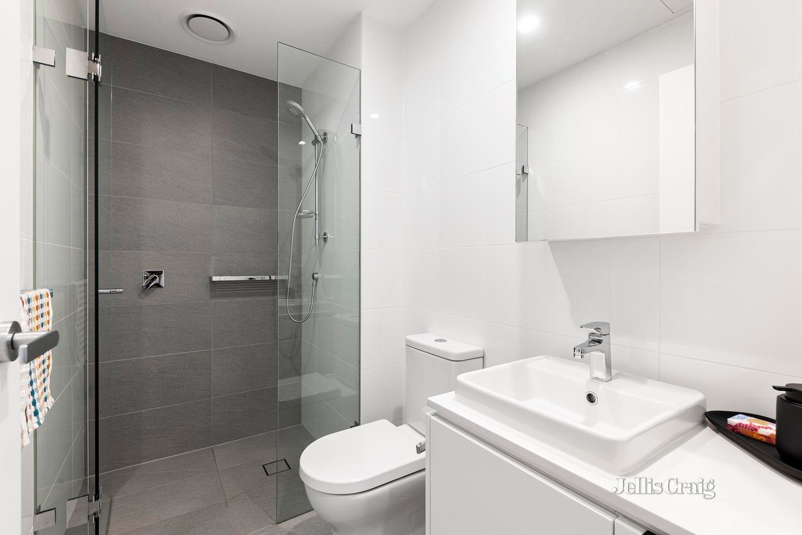 3/160 Williamsons Road, Doncaster image 6