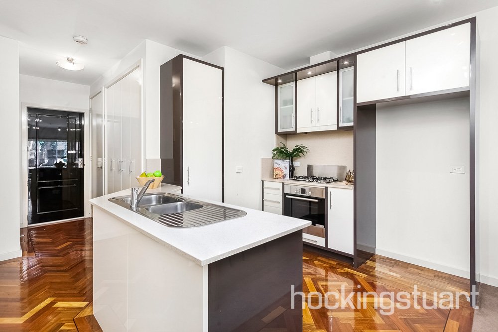 3/164 Barkers Road, Hawthorn image 5