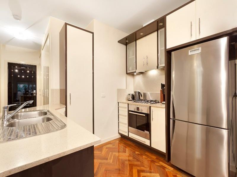 3/164 Barkers Road, Hawthorn image 5