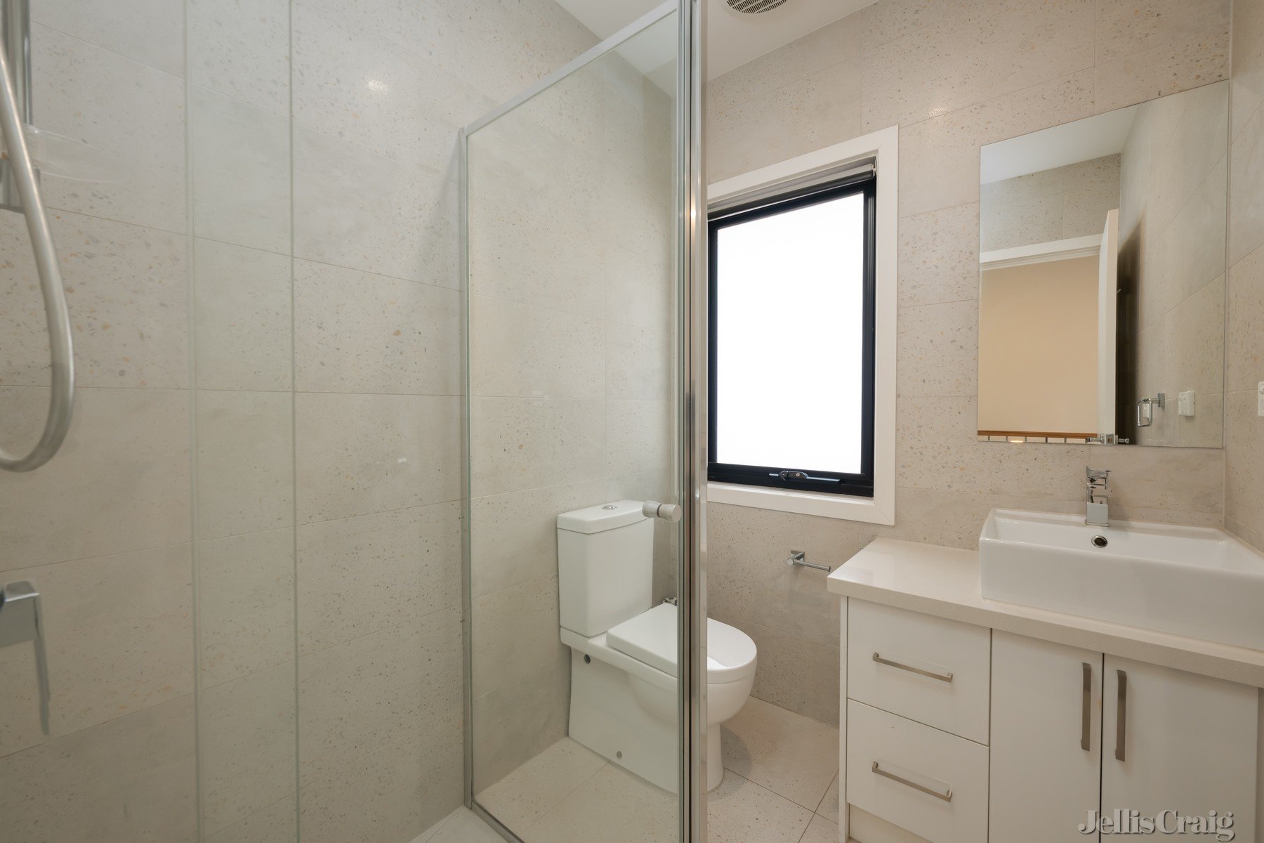 3/166 Rathcown Road, Reservoir image 5