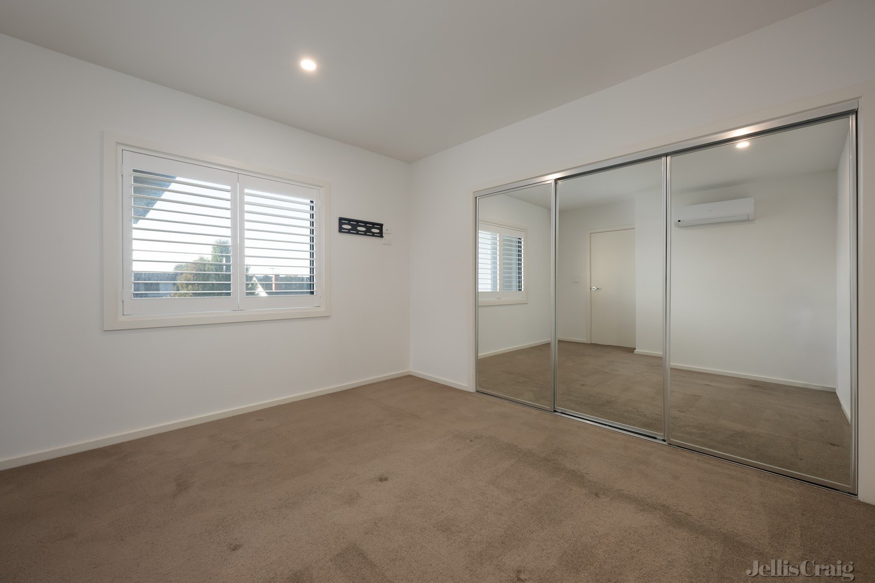 3/166 Rathcown Road, Reservoir image 3
