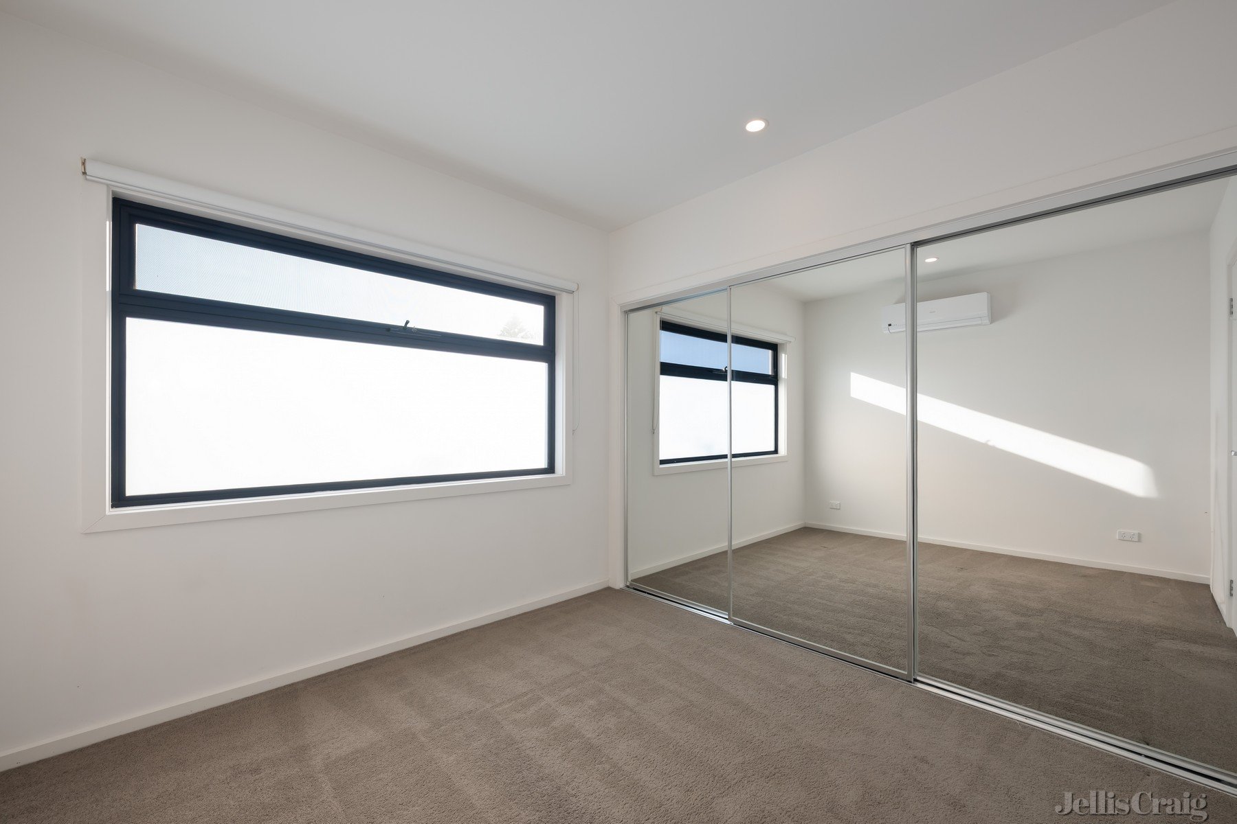 3/166 Rathcown Road, Reservoir image 4