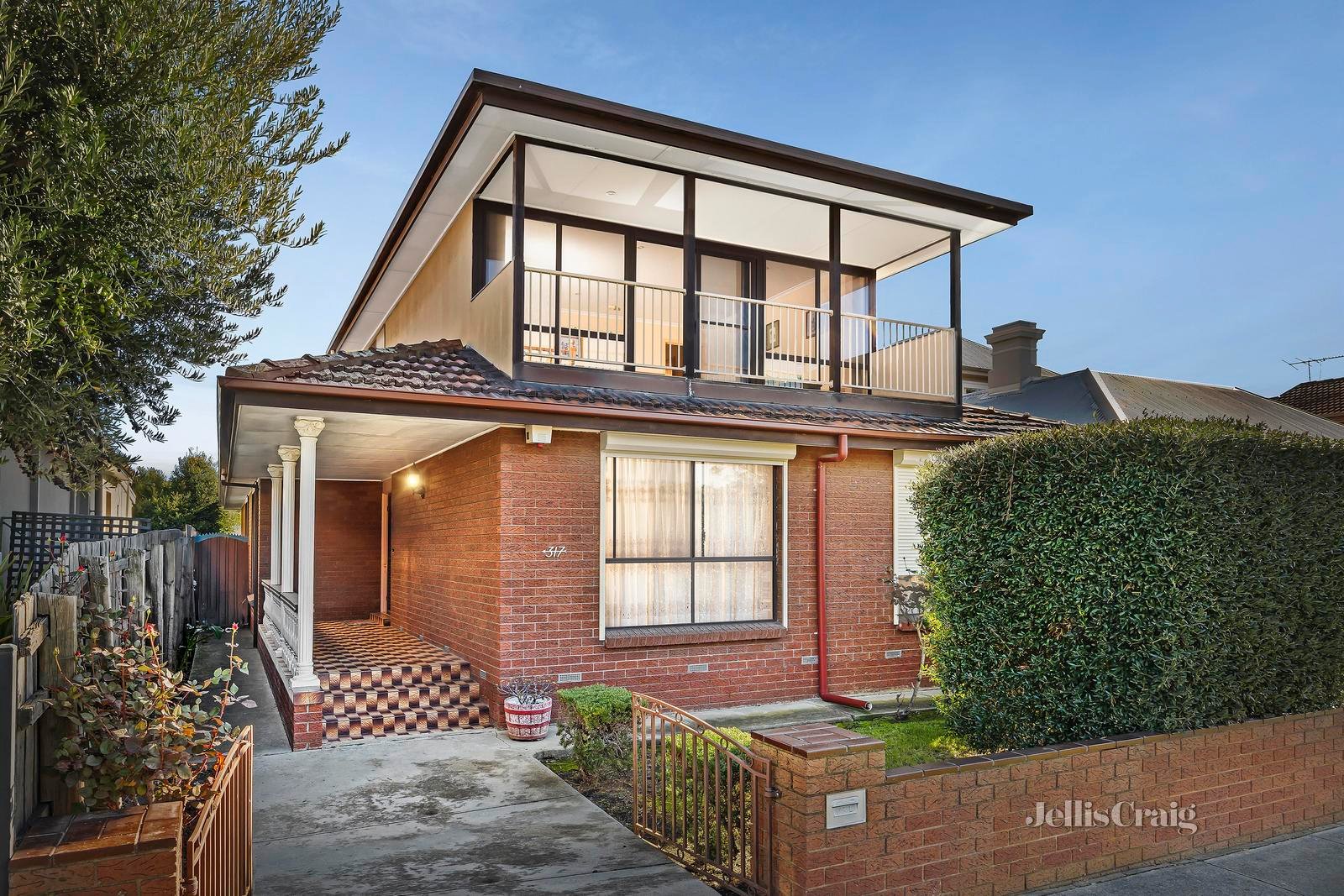 317 Douglas Parade, Newport image 1