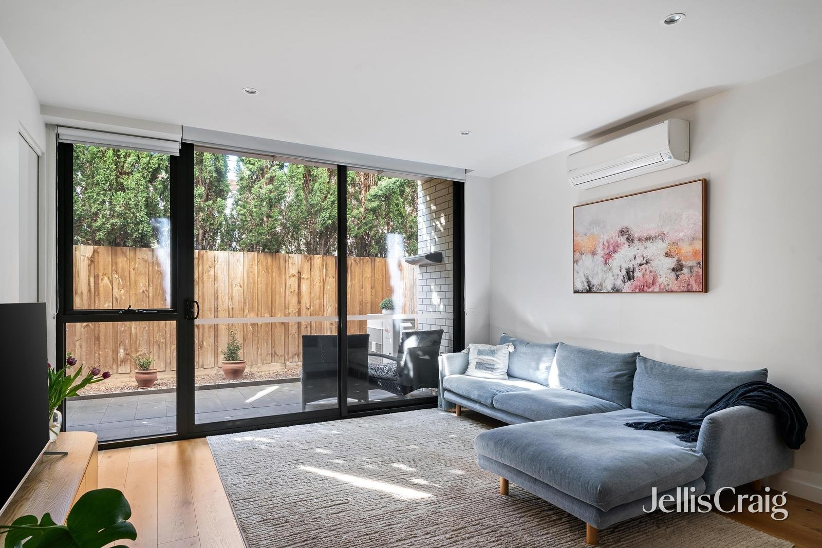 3/17 Loranne Street, Bentleigh image 2