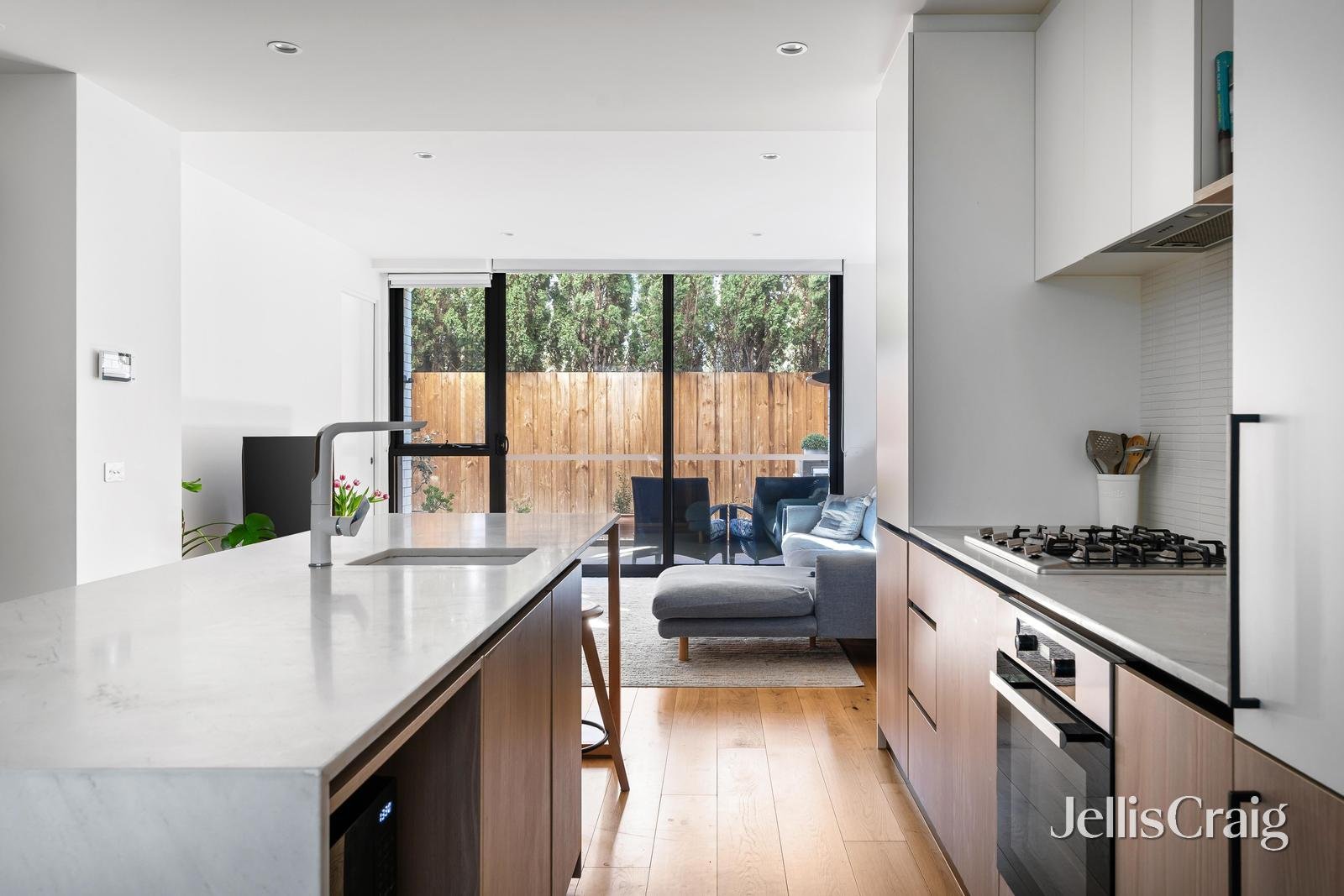 3/17 Loranne Street, Bentleigh image 5