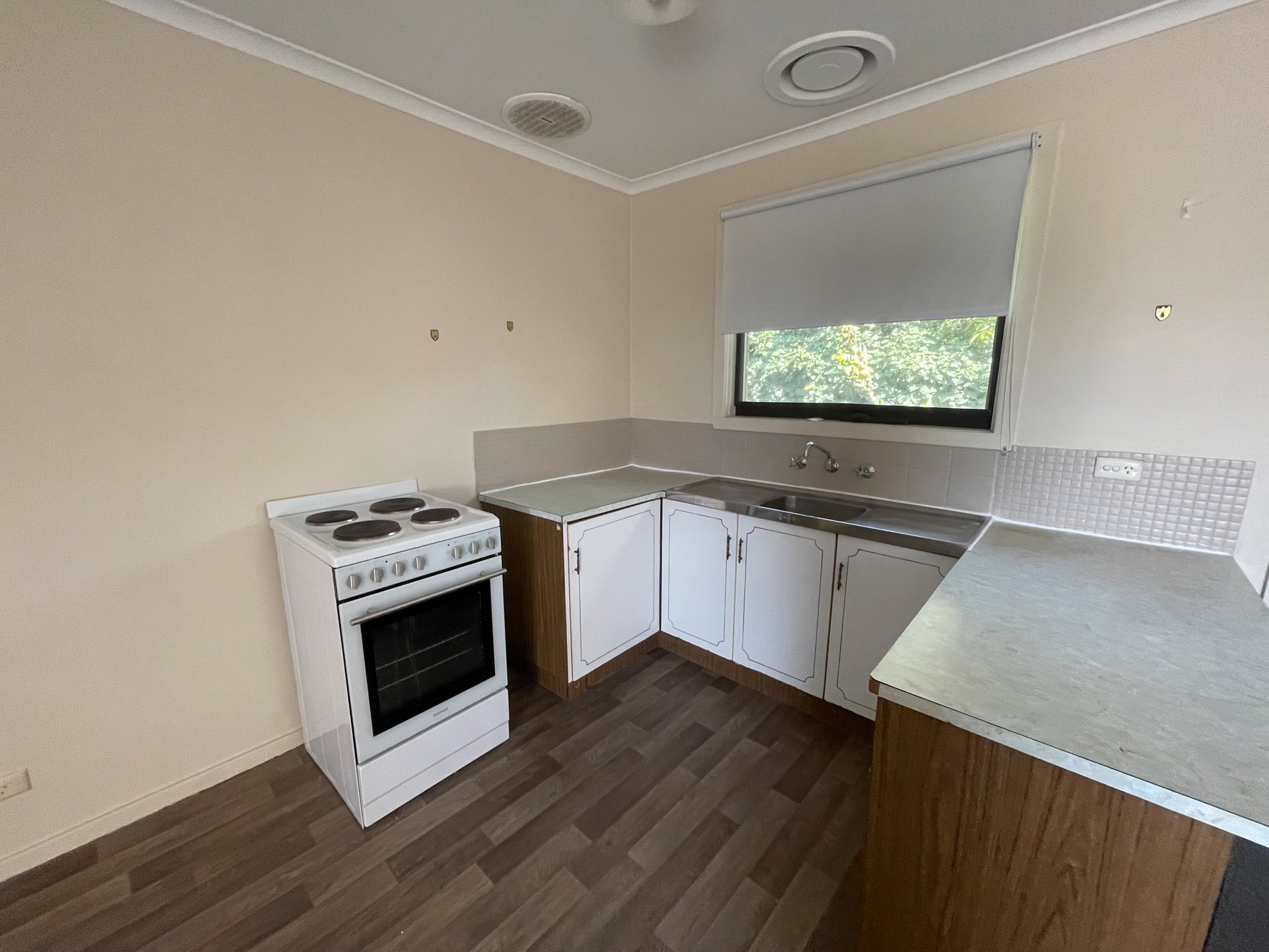 3/17 Polwarth Crescent, Belmont image 4