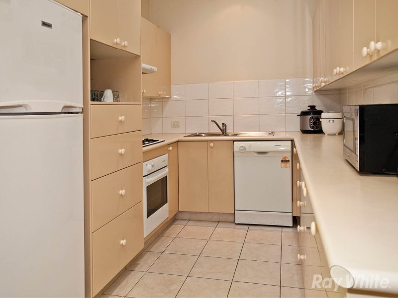 3/170 Springvale Road, Glen Waverley image 2