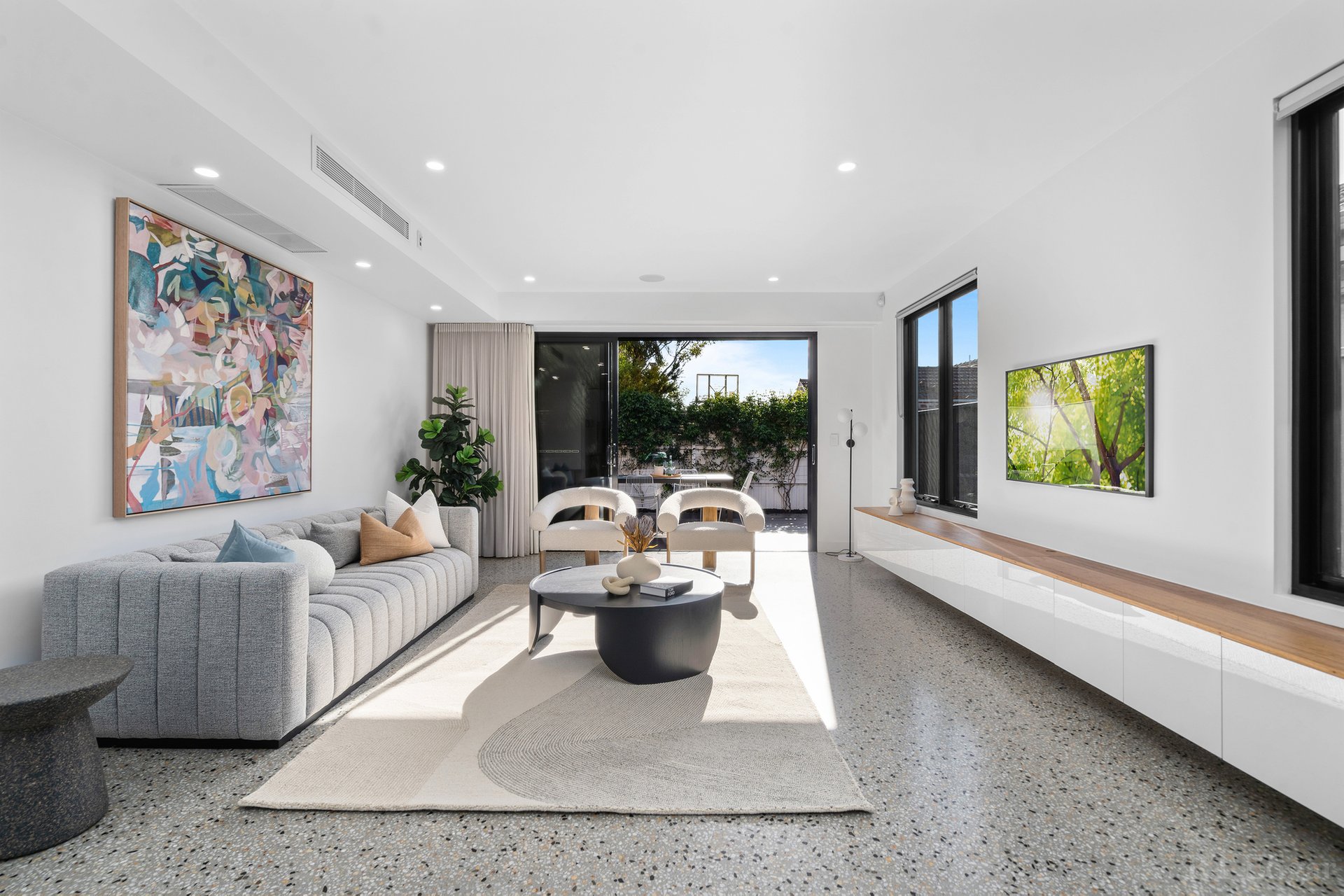 Property Gallery Thumbnail 8