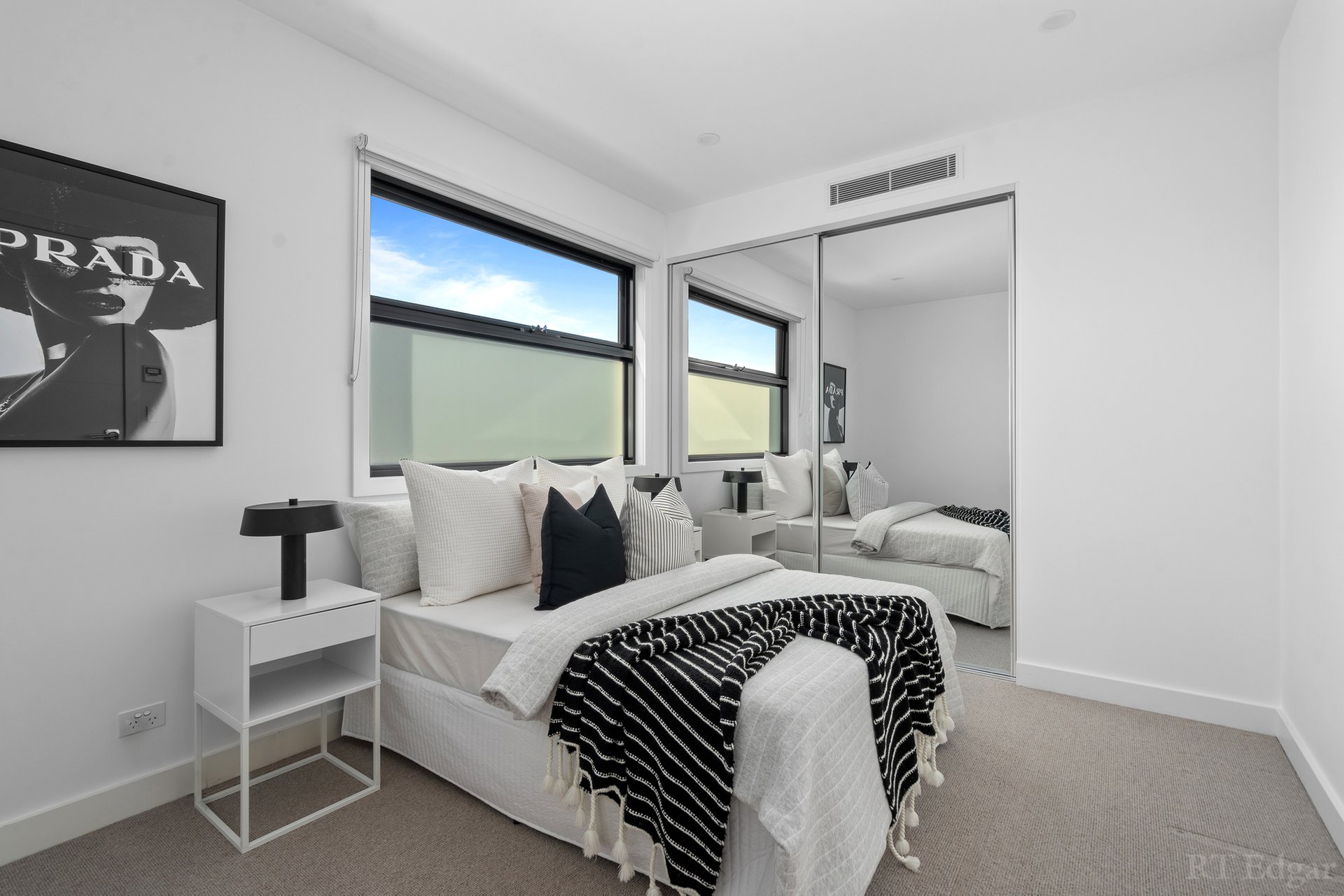 Property Gallery Thumbnail 15