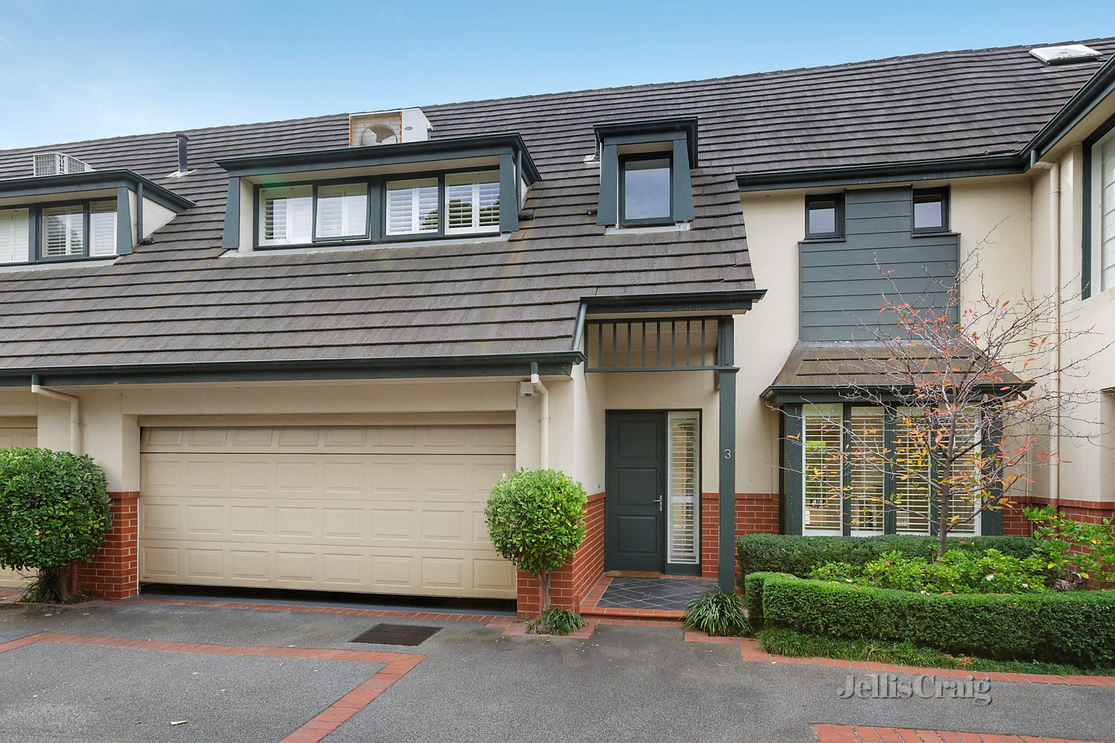 3/18 Burwood Road, Hawthorn
- Print Image 1
