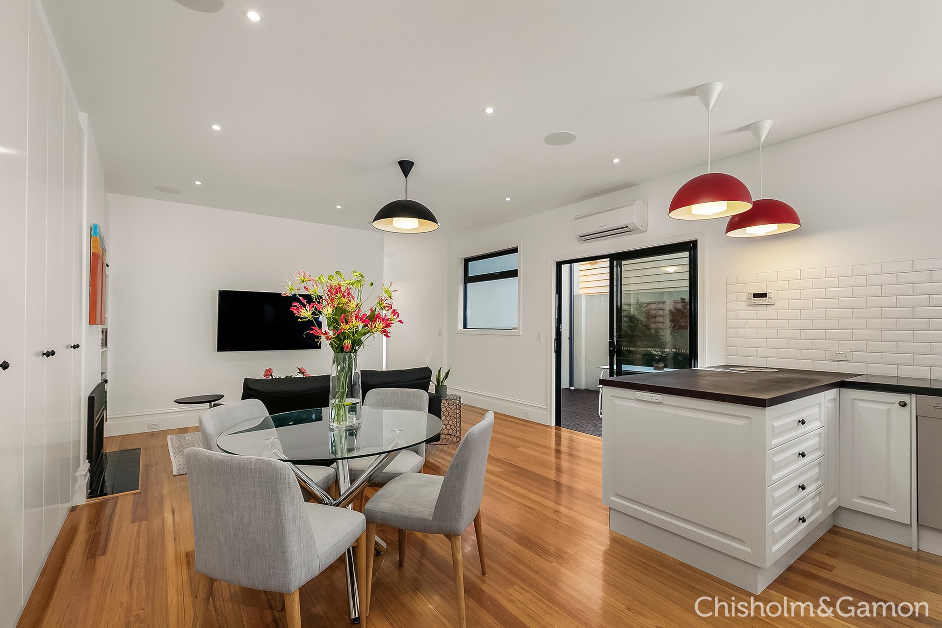 318 Esplanade East, Port Melbourne image 4