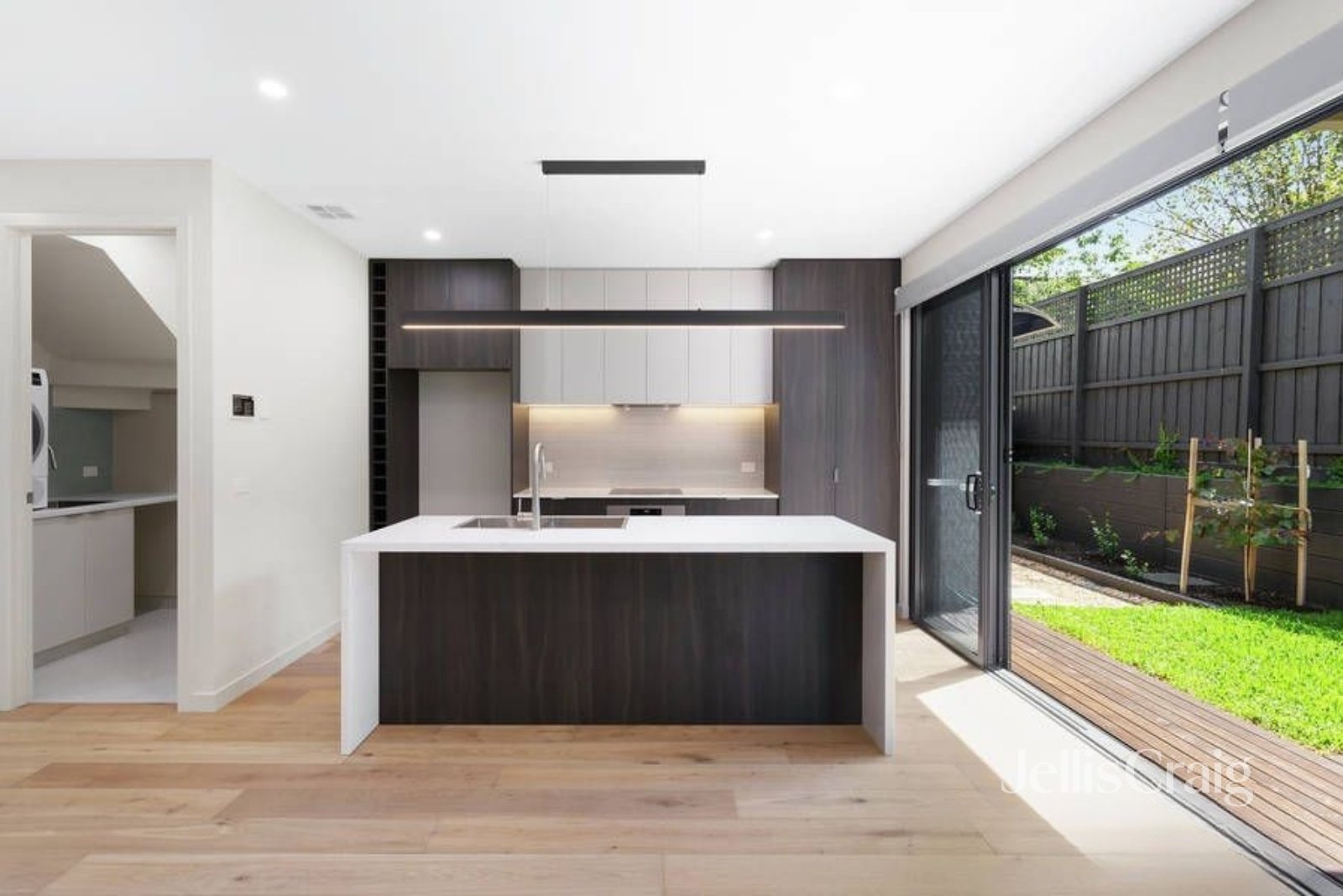 3/18 Leon Avenue, Rosanna image 2