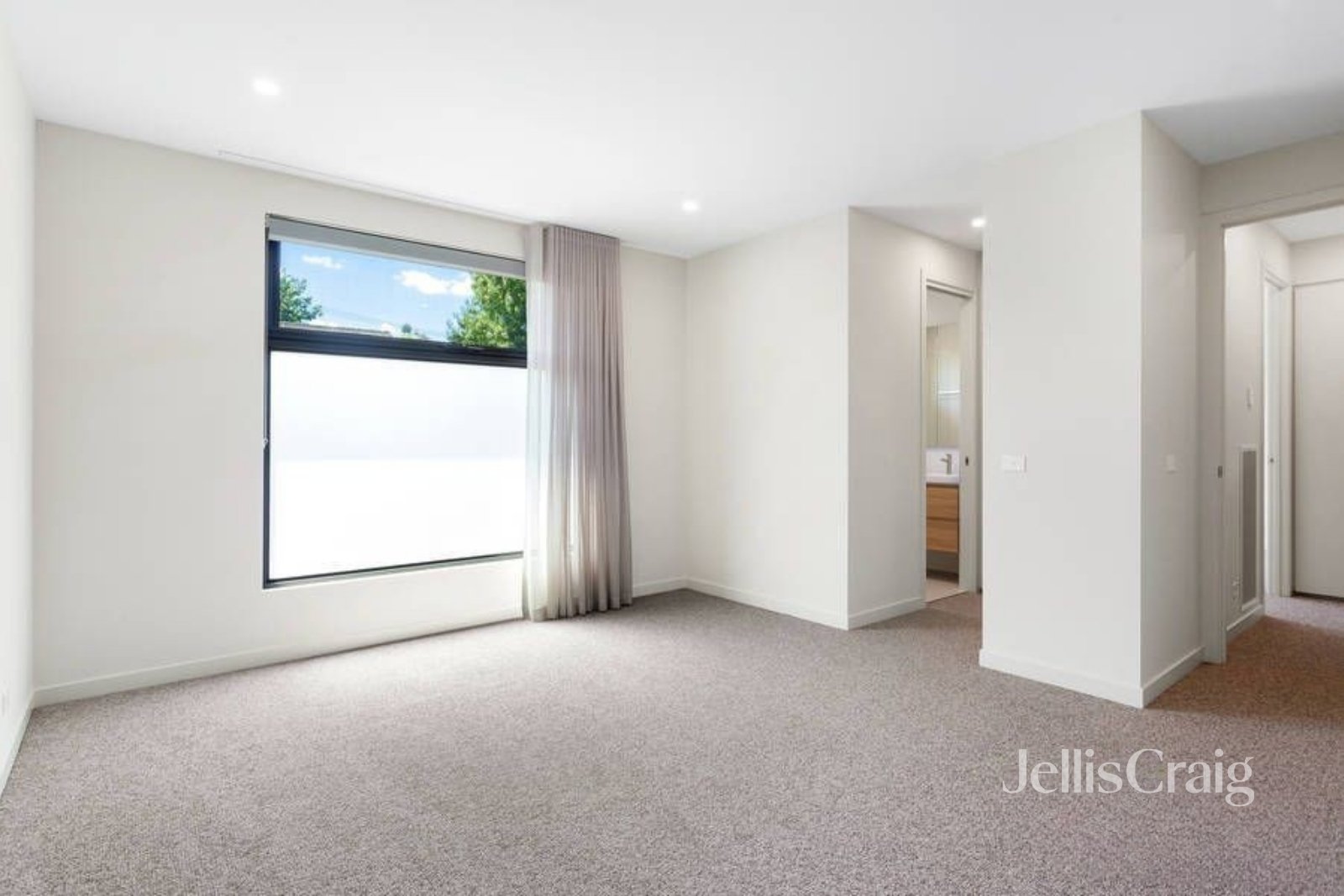 3/18 Leon Avenue, Rosanna image 4