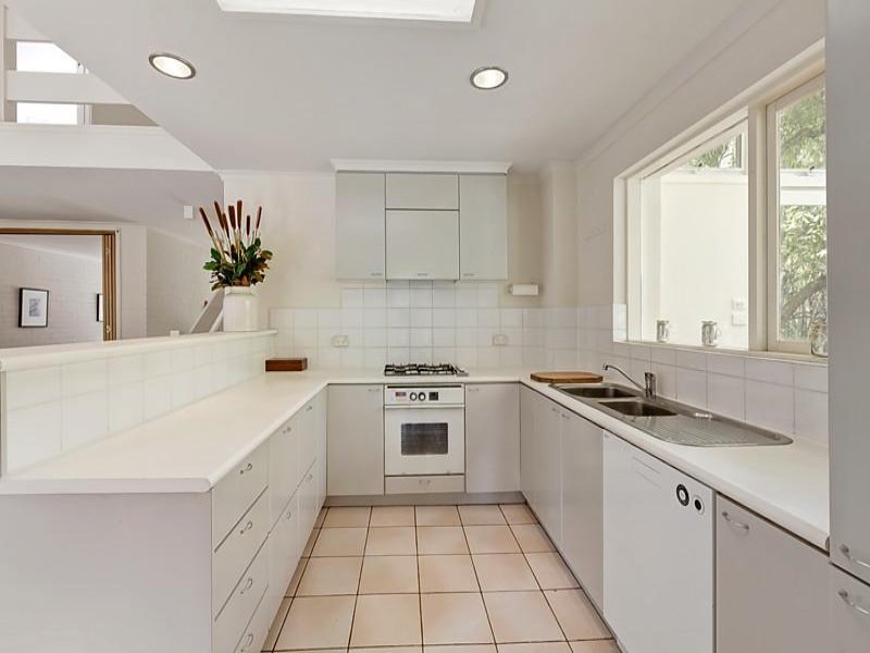 3/18 Myrtle Road, Canterbury image 5