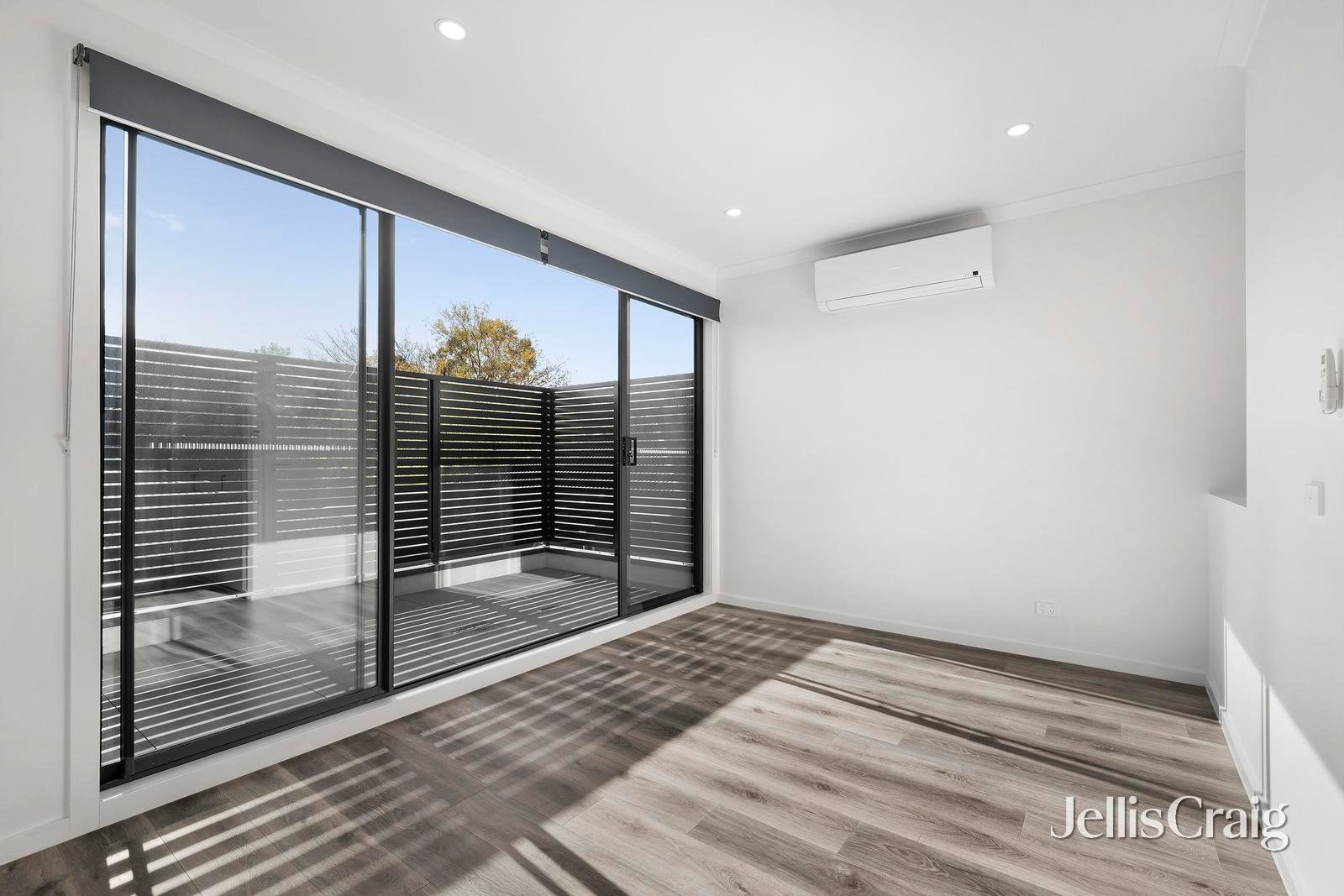 3/18 Ricky Court, Mooroolbark image 4