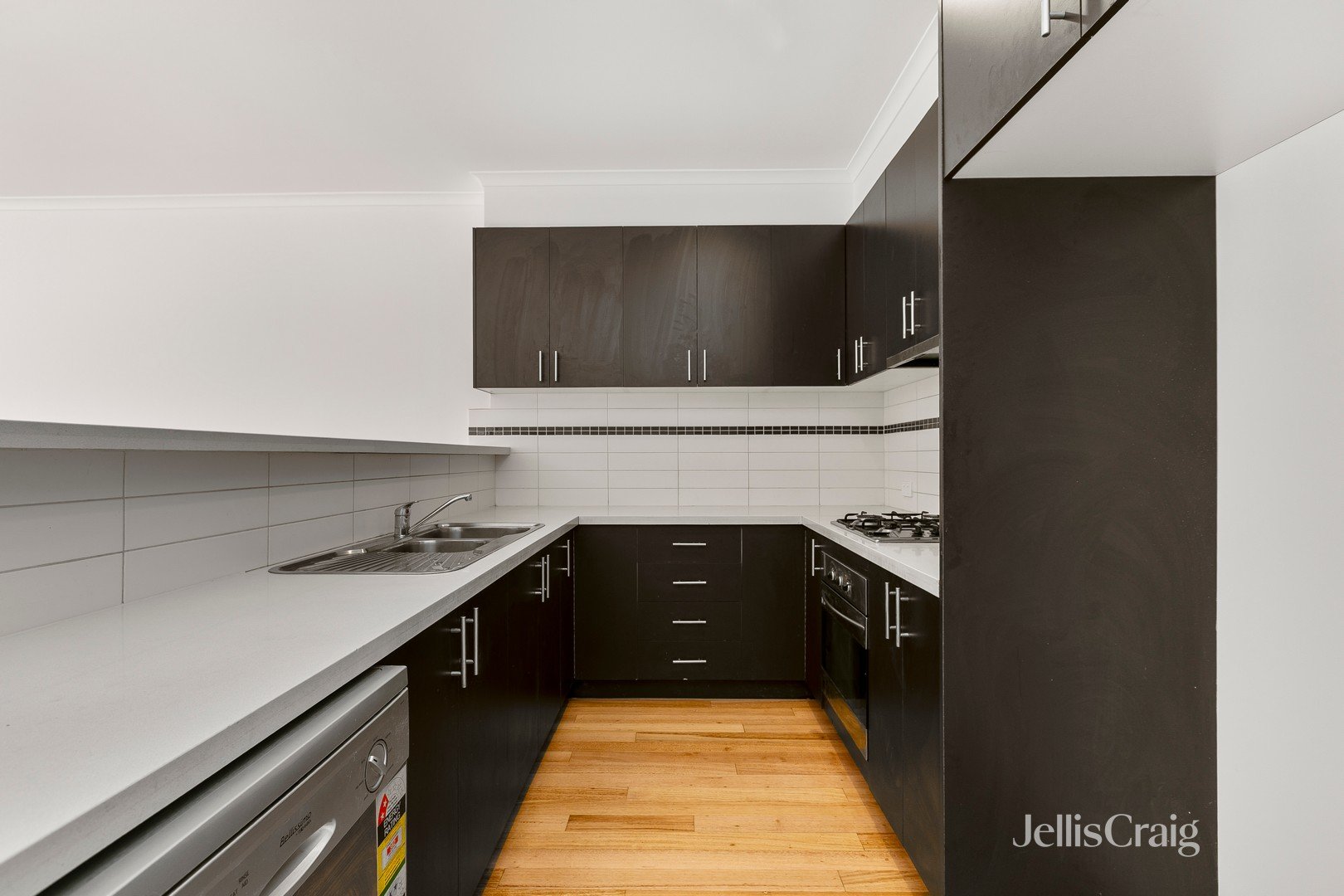 3/180 Woods Street, Newport image 2