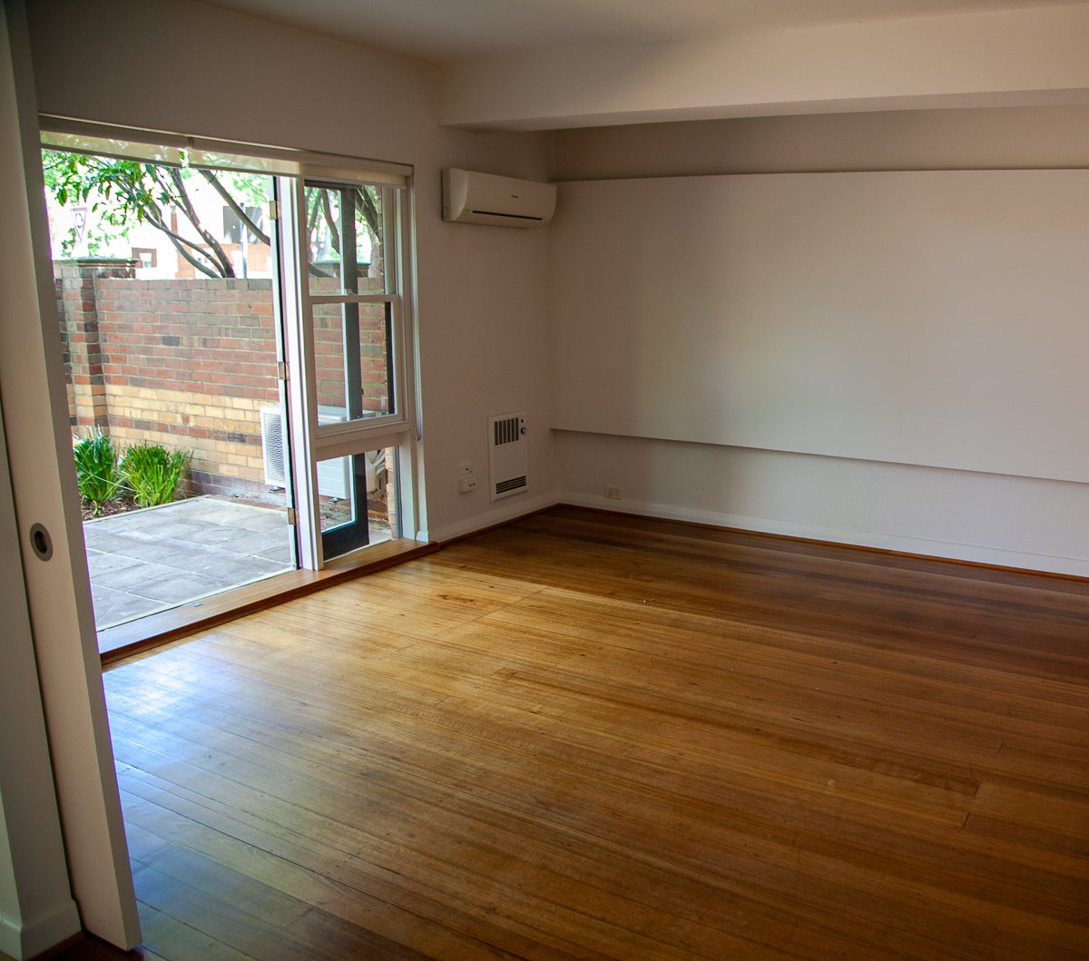 Property Gallery Thumbnail 3