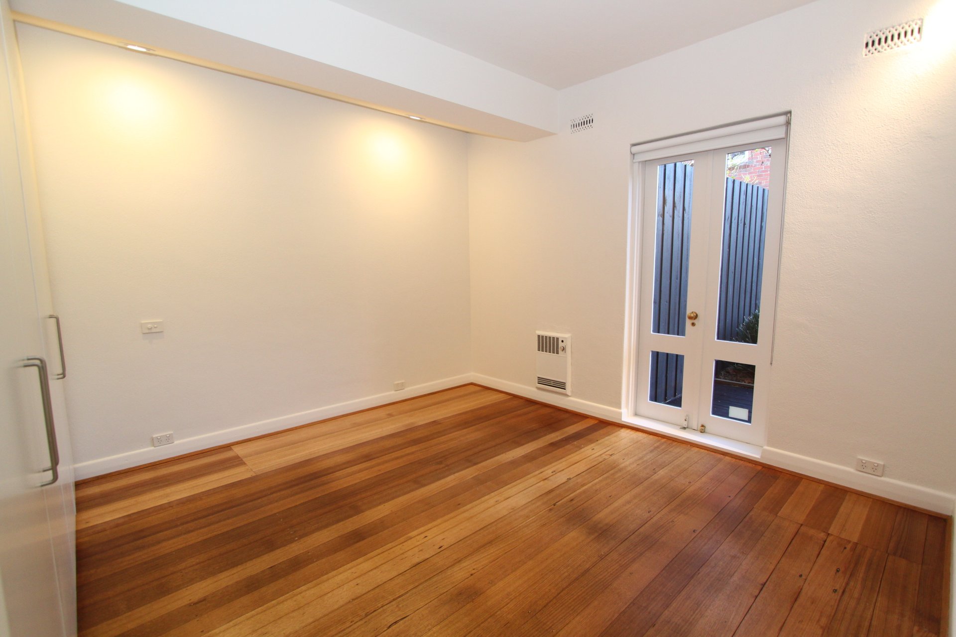 Property Gallery Thumbnail 9