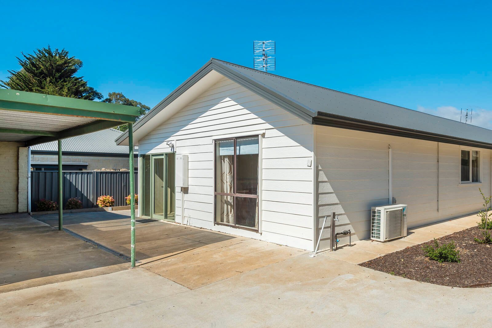 Property Gallery Thumbnail 2