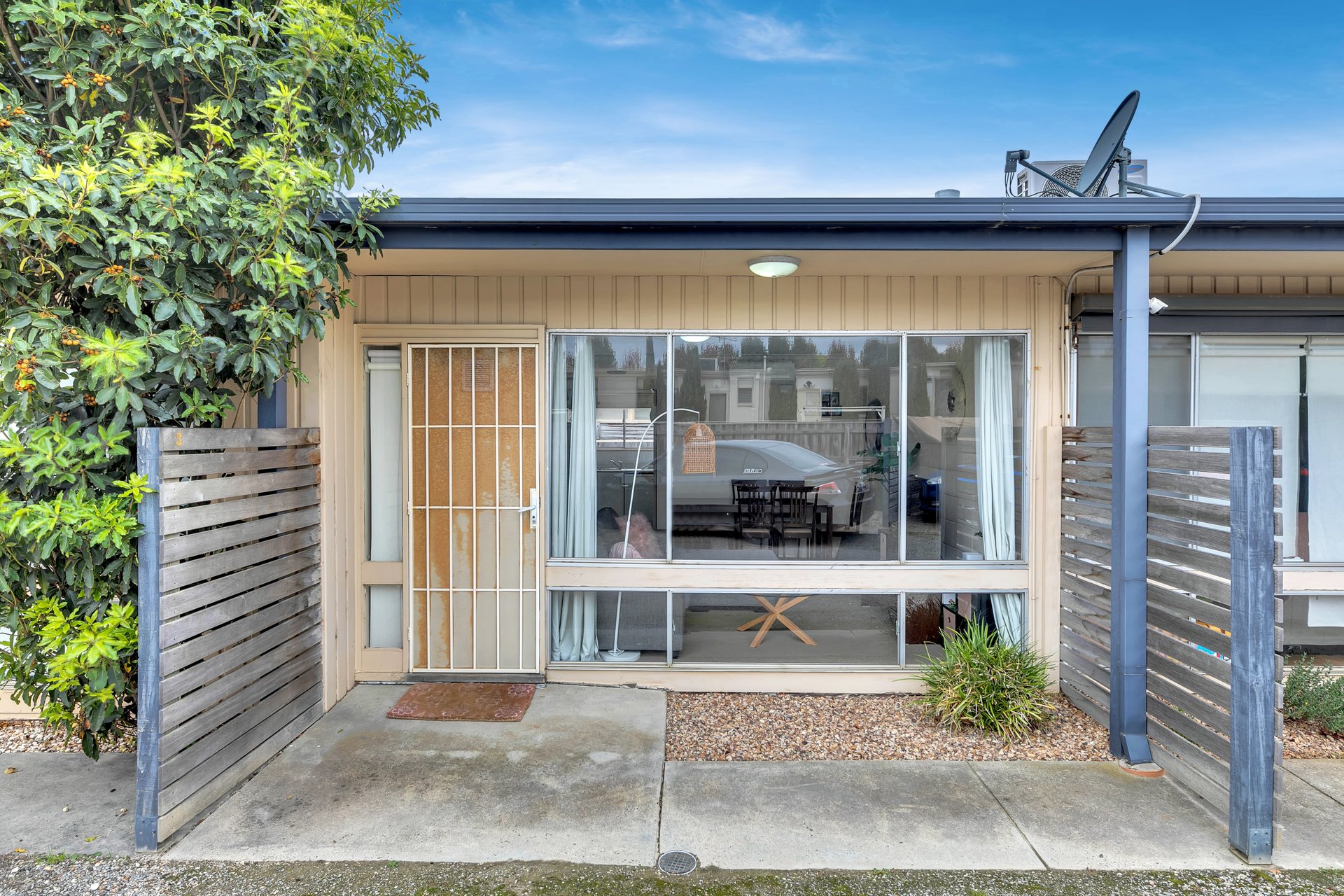3/18A Roslyn Road, Belmont image 1
