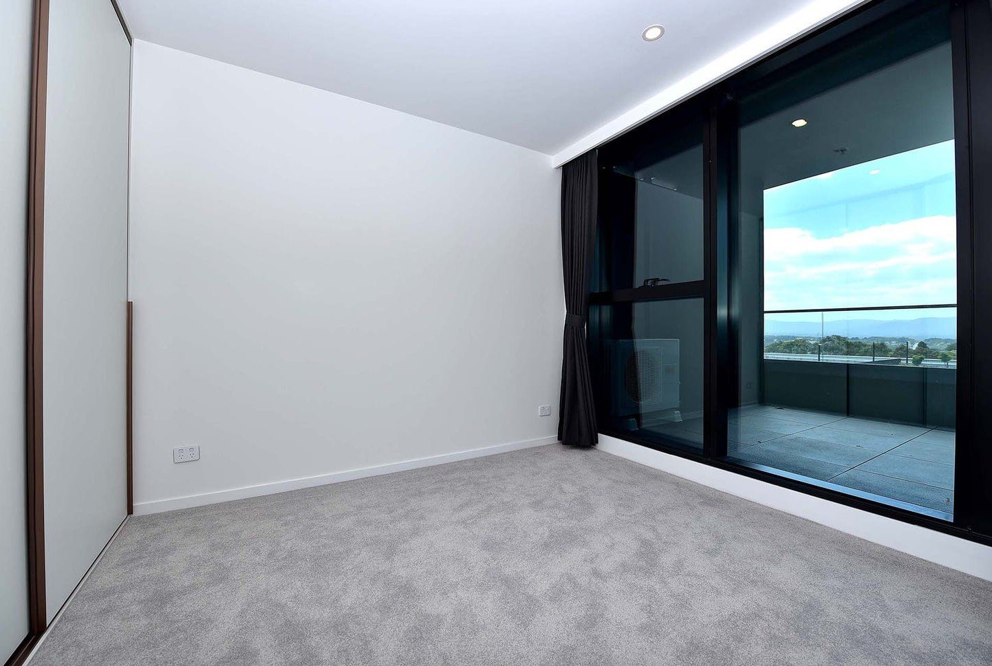 318B/23 O'Sullivan Road, Glen Waverley image 3