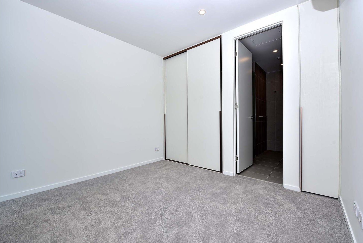 318B/23 O'Sullivan Road, Glen Waverley image 4