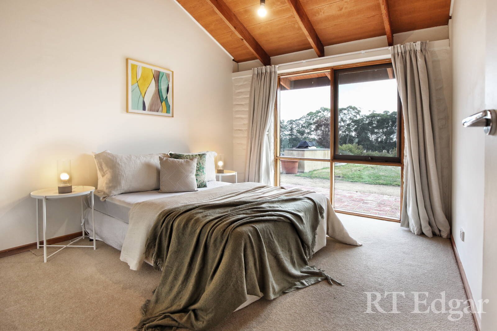 Property Gallery Thumbnail 8