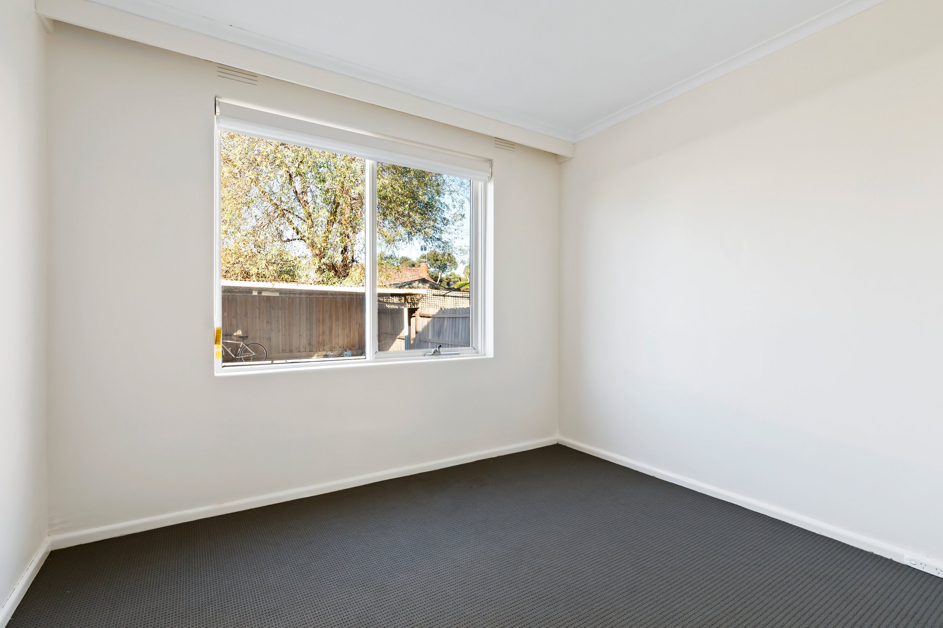 Property Gallery Thumbnail 3