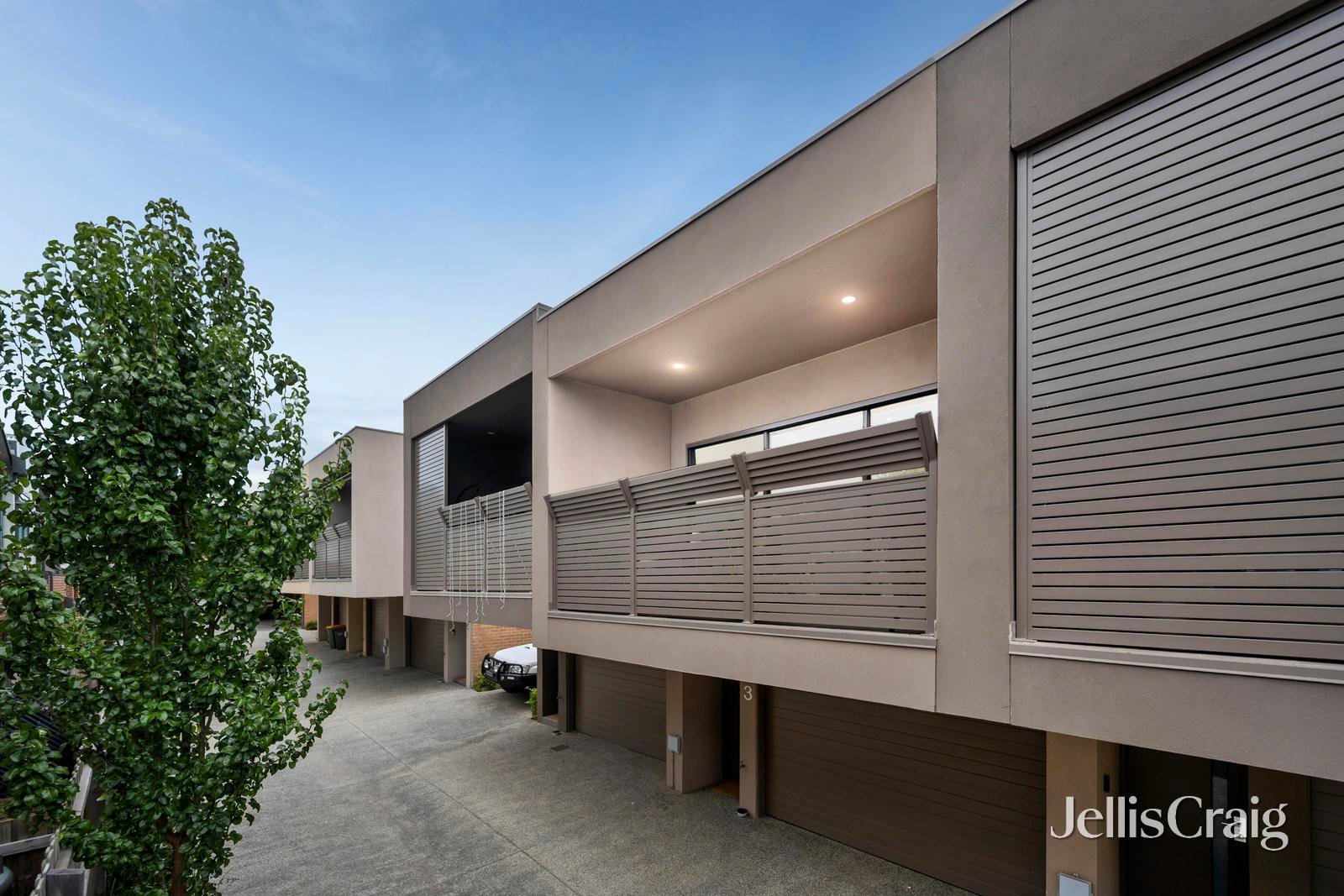 3/19 McComb Street, Lilydale image 1