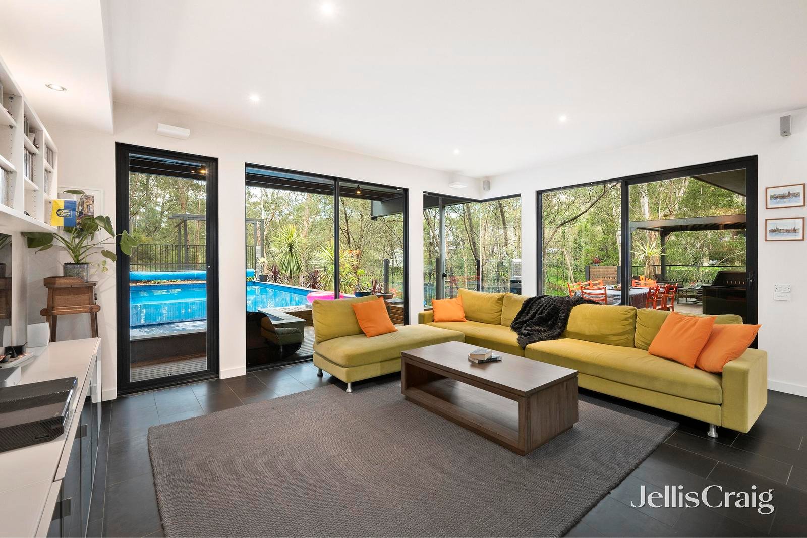 319 Oban Road, Donvale image 7