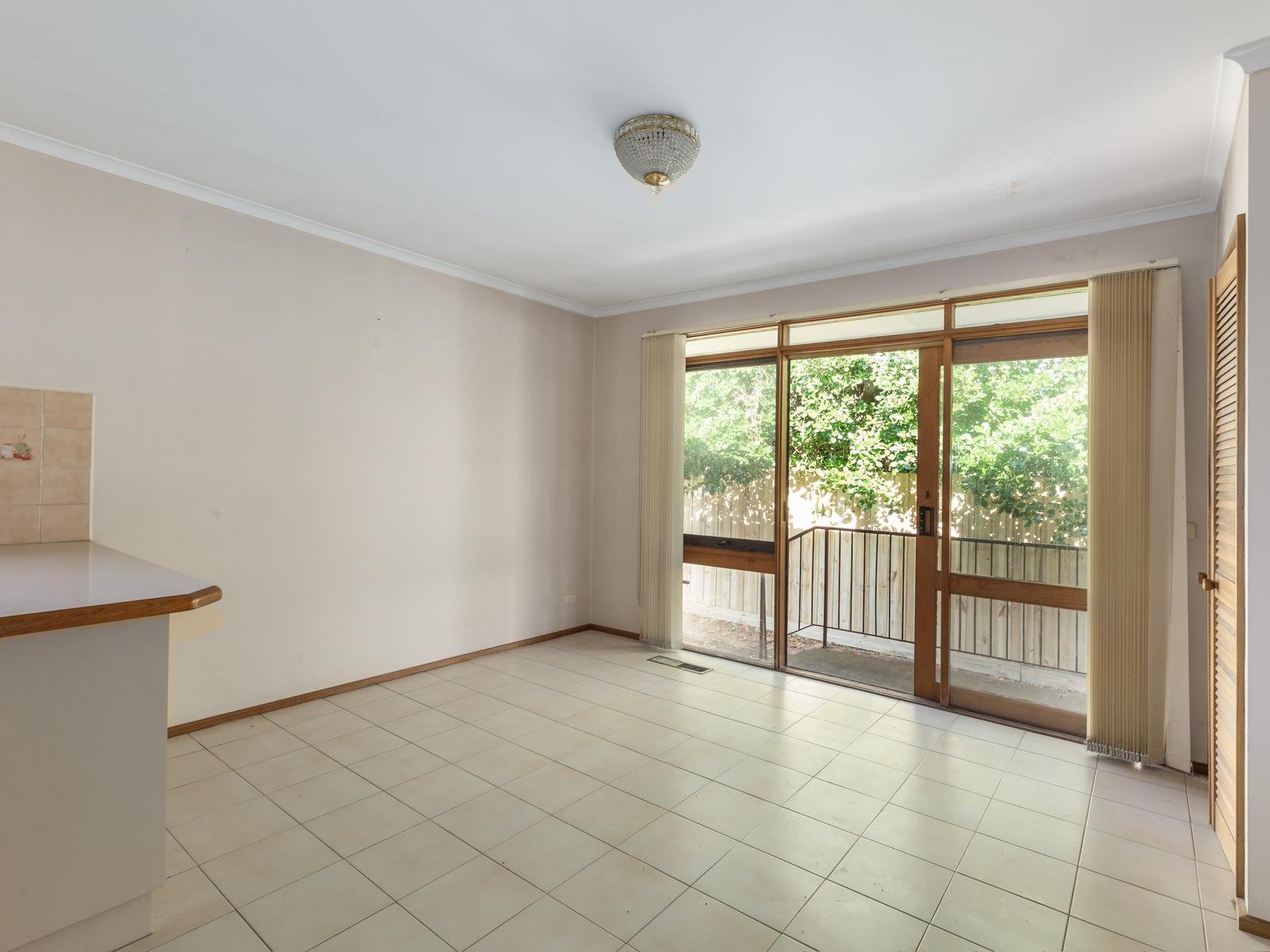 3/19 St Huberts Road, Carnegie image 3