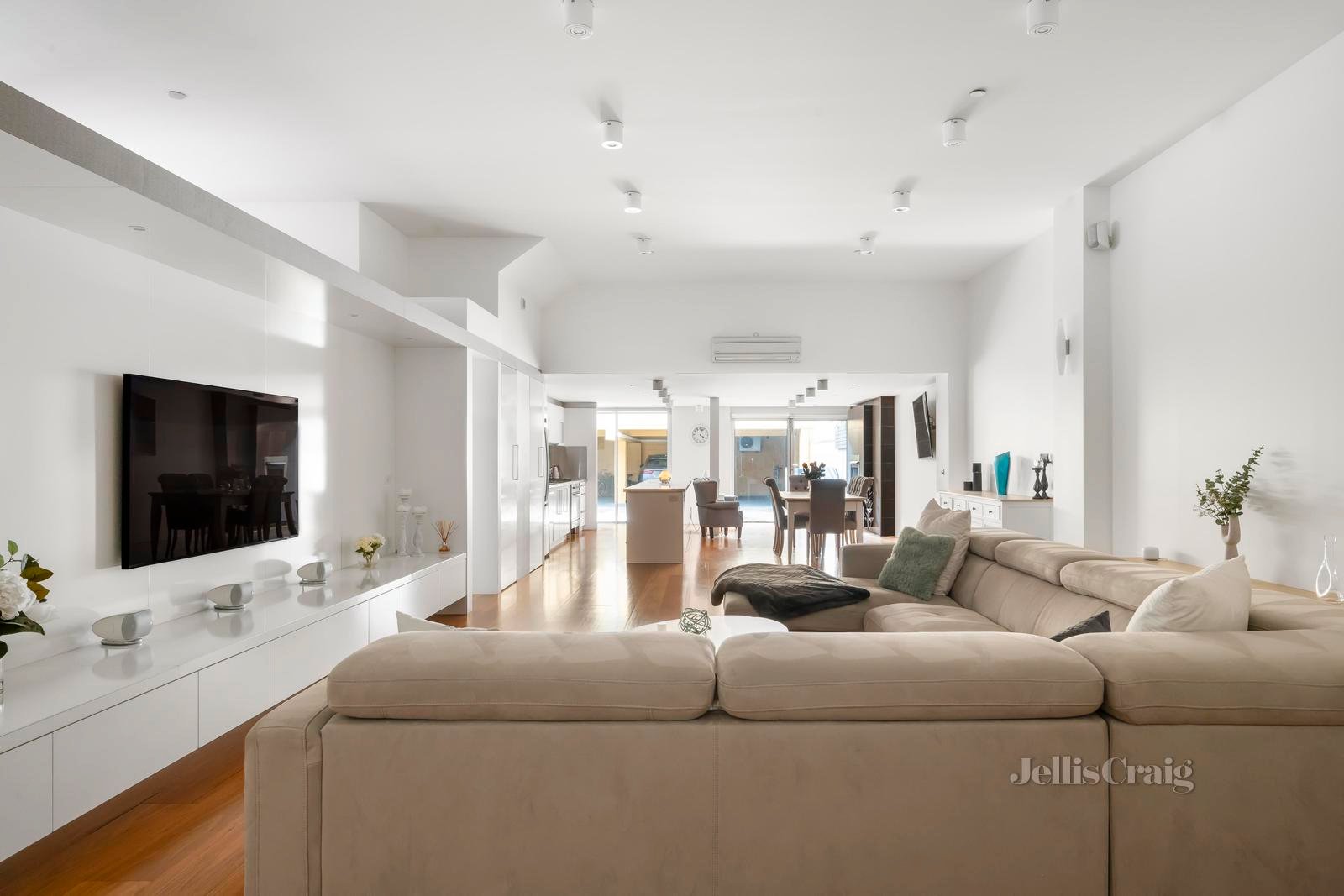 3/190 Graham Street, Port Melbourne image 2