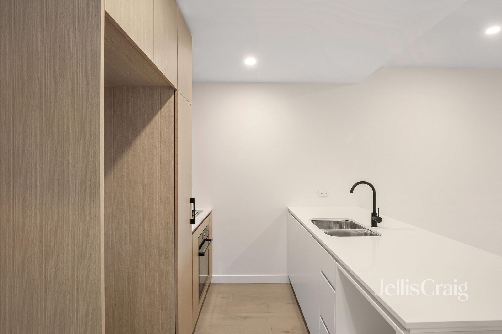319/45 Linden Avenue, Ivanhoe image 2