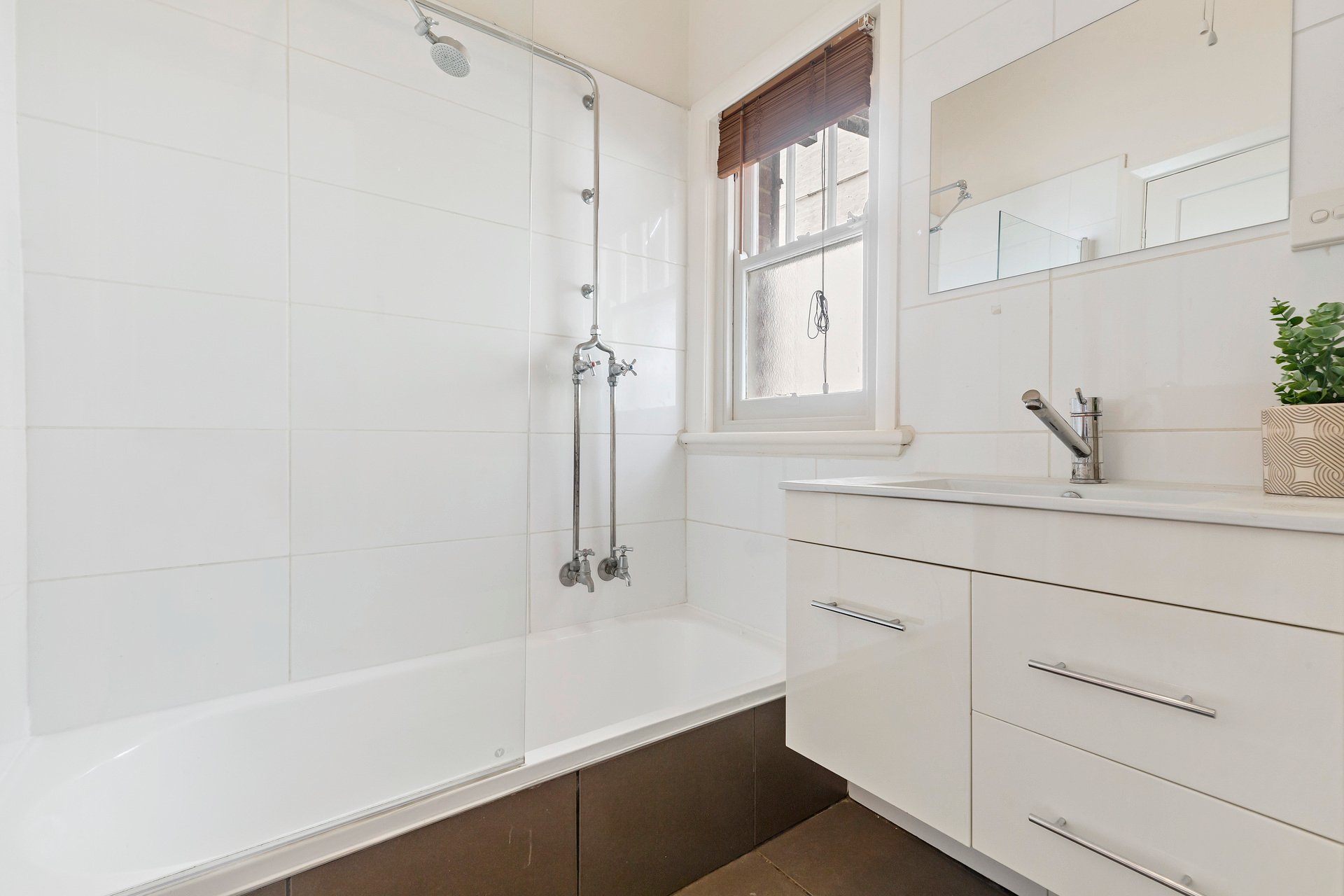 Property Gallery Thumbnail 9