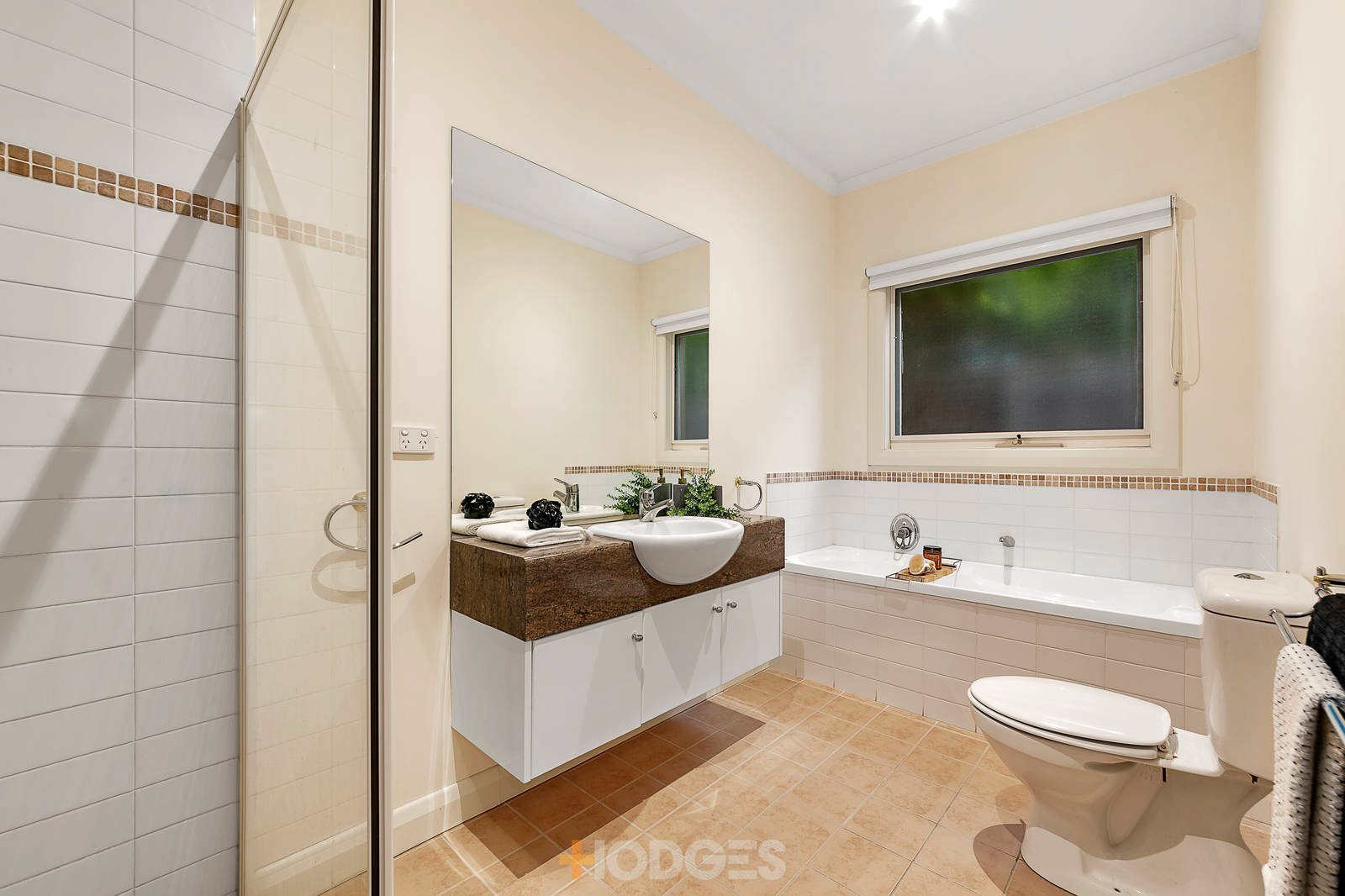 3 / 196 South Road Brighton East