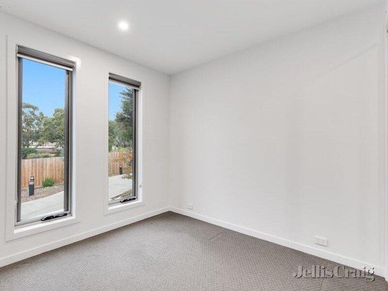 3/198 Sherbourne Road, Eltham image 5