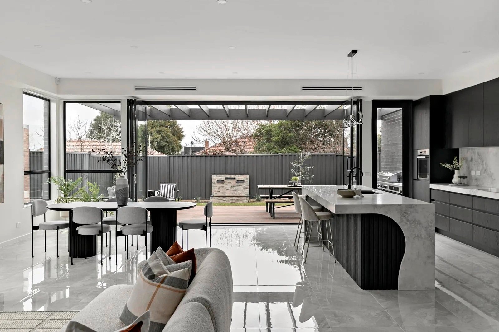 31A Graves Street, Essendon image 6