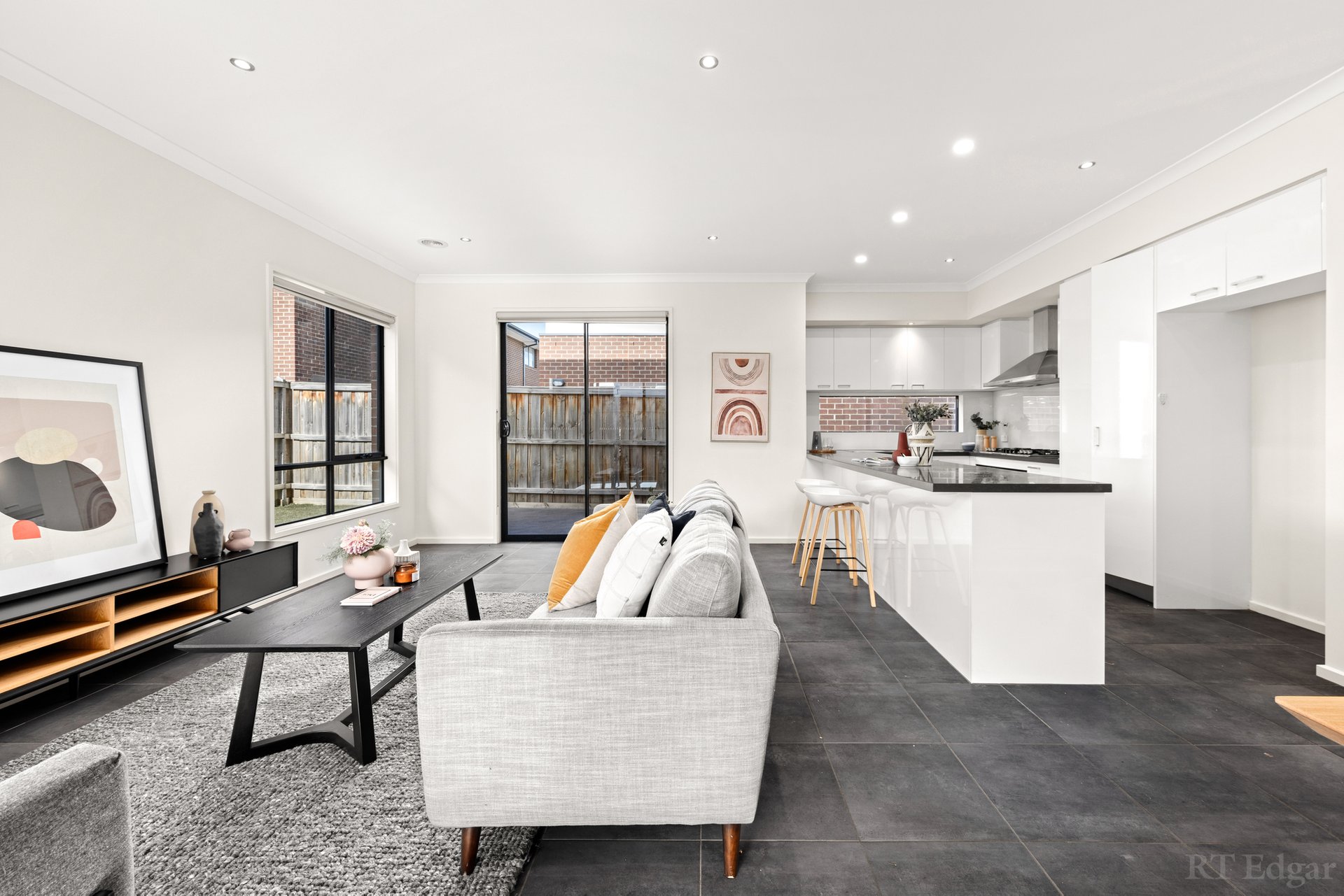 Property Gallery Thumbnail 3