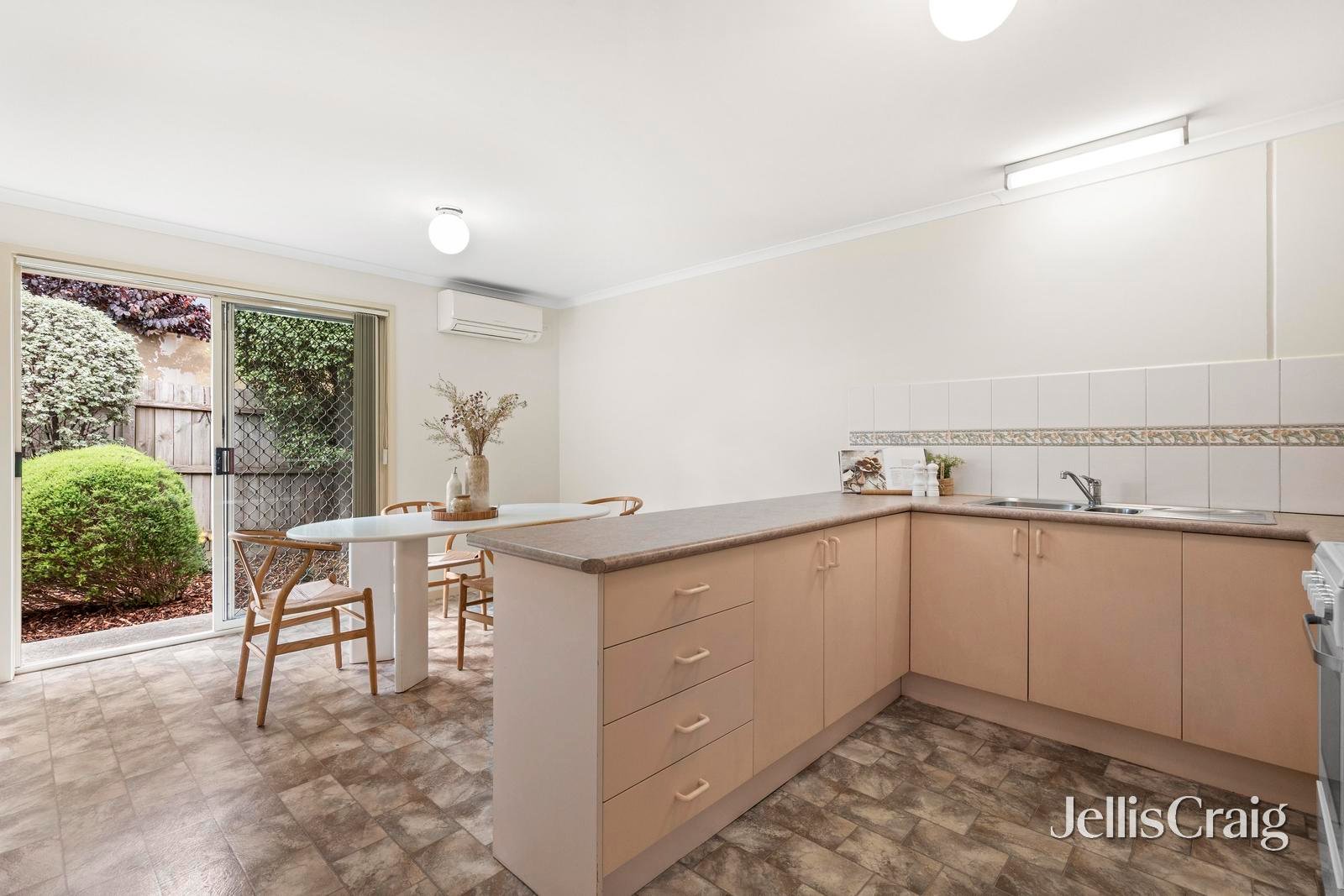 3/2-4 Lusher Road, Croydon image 5