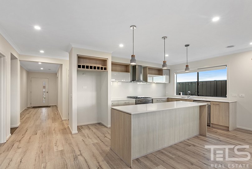 32 Abbeygate Drive, Werribee image 4