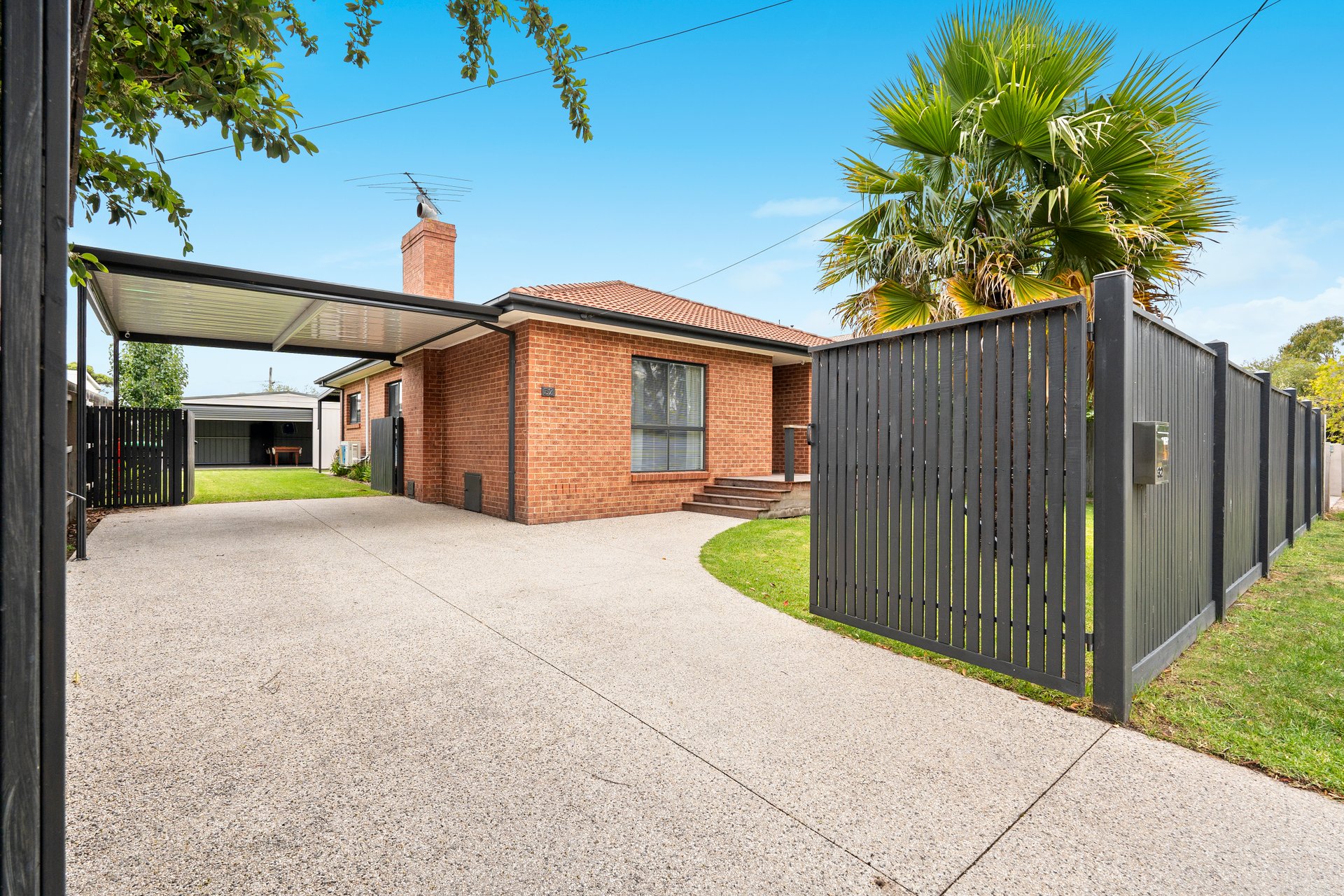 32 Acheron Avenue TOOTGAROOK